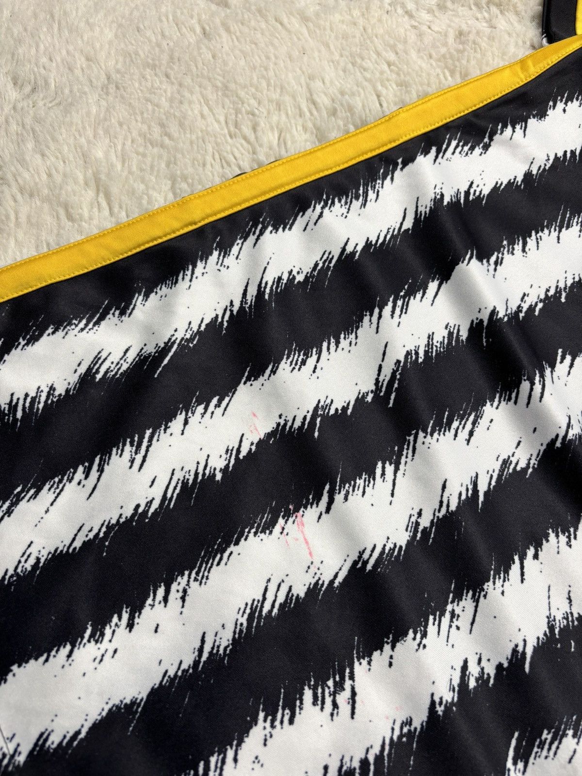 Adidas Adidas Juventus FC 2023/24 Home Soccer Jersey Size US S / EU 44-46 / 1 - 5 Thumbnail