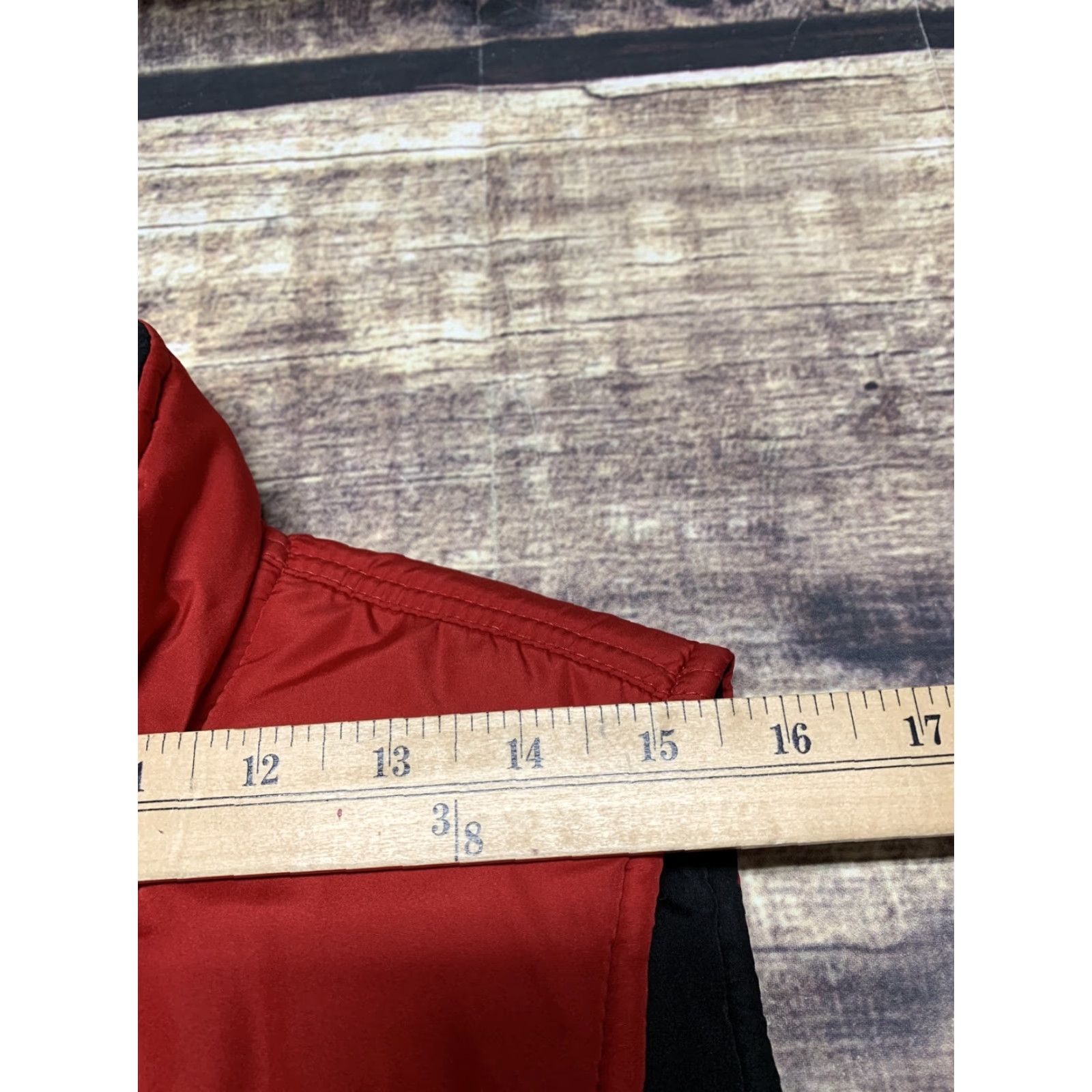 Vintage Winter Quilted Vest Mens Large Red Pockets Adjustable Waist Snap Zip Size US L / EU 52-54 / 3 - 4 Thumbnail