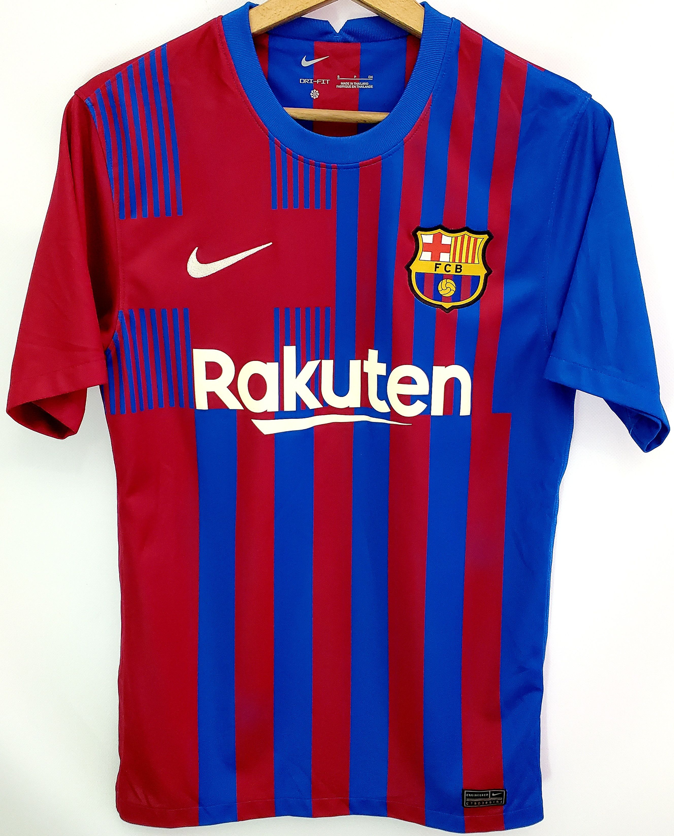 Nike FC Barcelona 2021-2022 Nike soccer jersey ideal size S Size US S / EU 44-46 / 1 - 1 Thumbnail