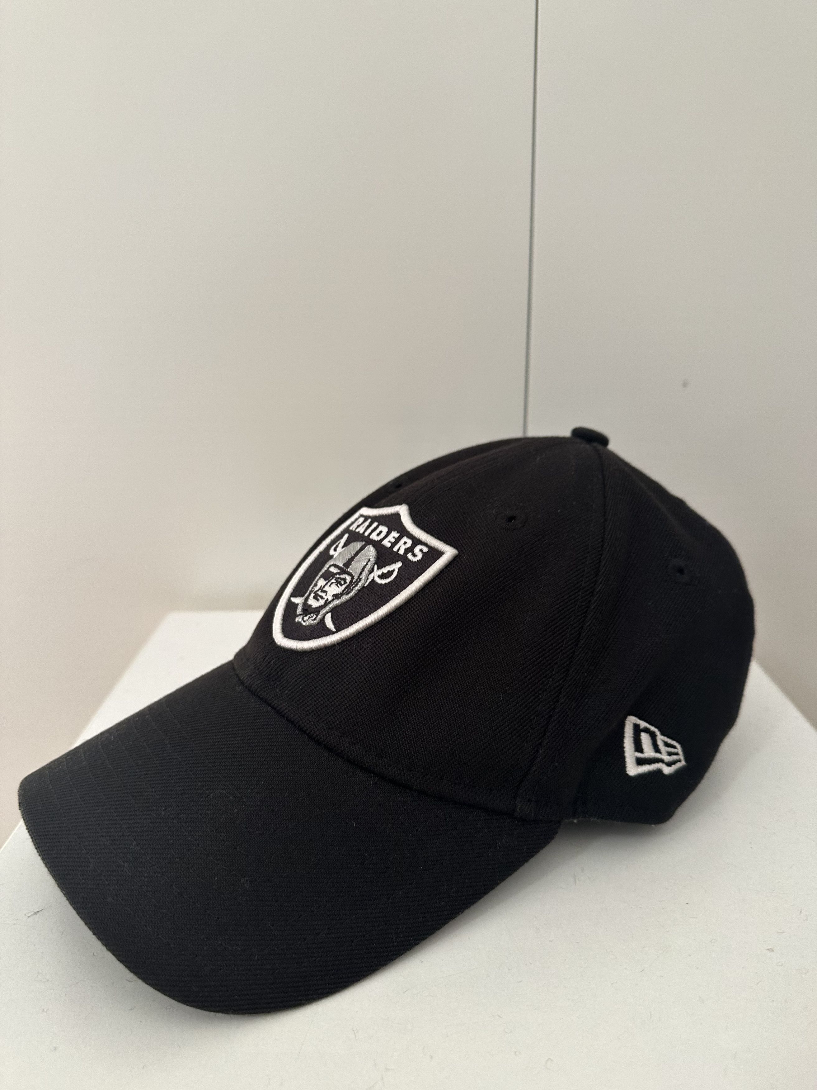 New Era Vintage 90s Oakland Raiders Cap Hat Trucker NFL Streetwear Size ONE SIZE - 2 Thumbnail