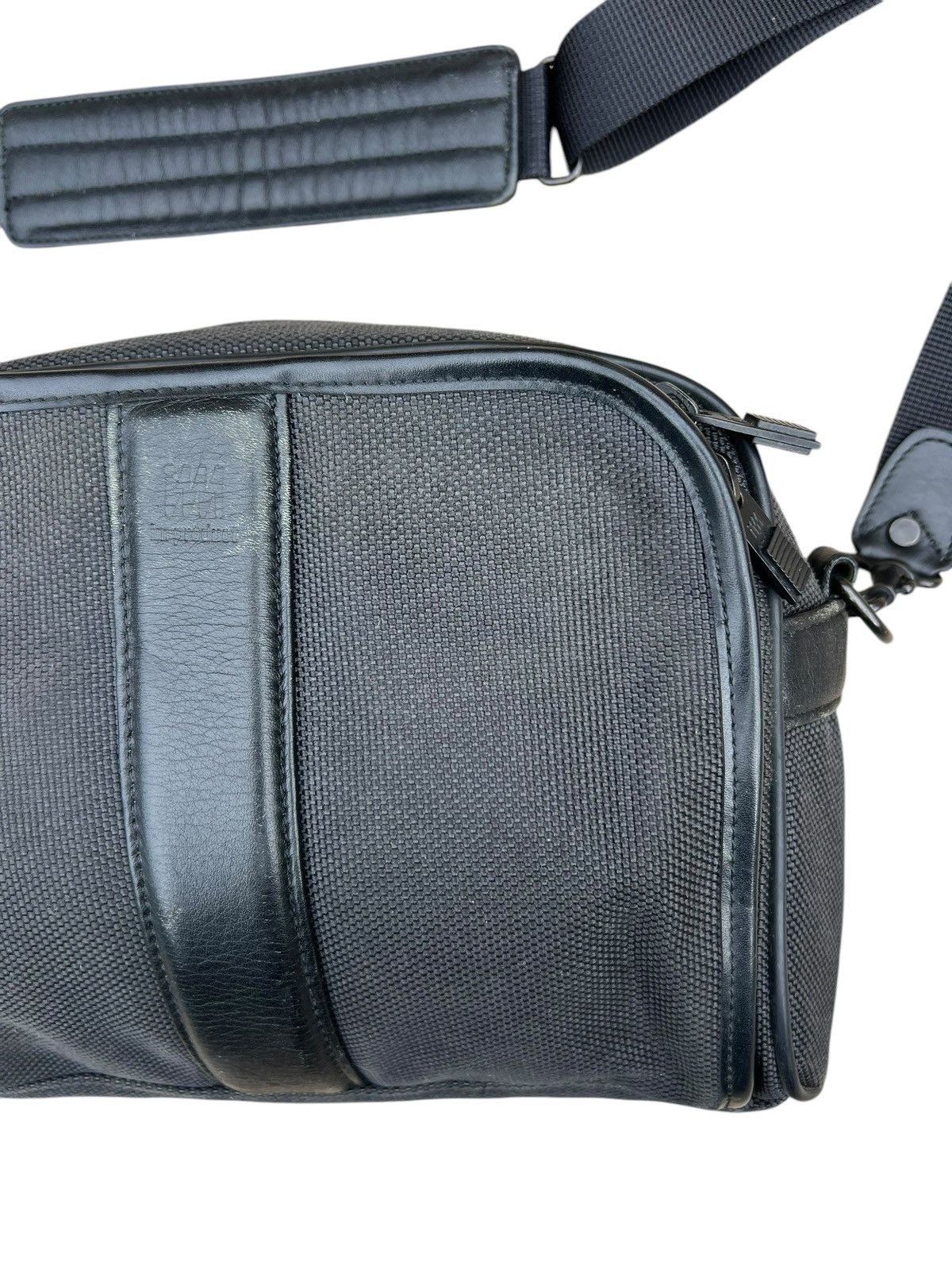 Issey Miyake Vintage Issey Miyake Fade Canvas Leather Sling Bag Size ONE SIZE - 6 Thumbnail