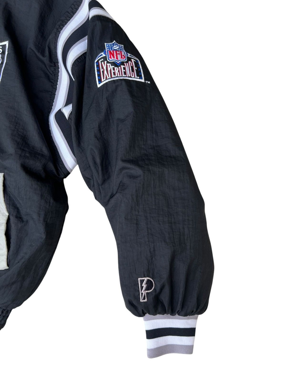 Foot Locker 90s NFL Raiders Reversible Heavy Puffer Pro Player Jacket Size US L / EU 52-54 / 3 - 13 Thumbnail