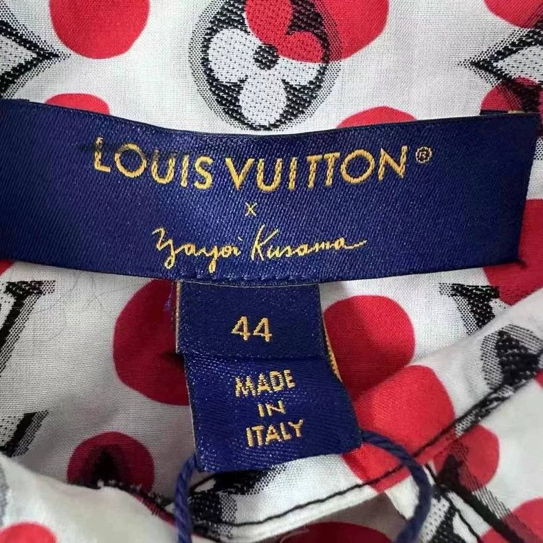 Louis Vuitton Louis Vuitton Full logo shirt 2502-Nextarrow Size US S / EU 44-46 / 1 - 3 Thumbnail