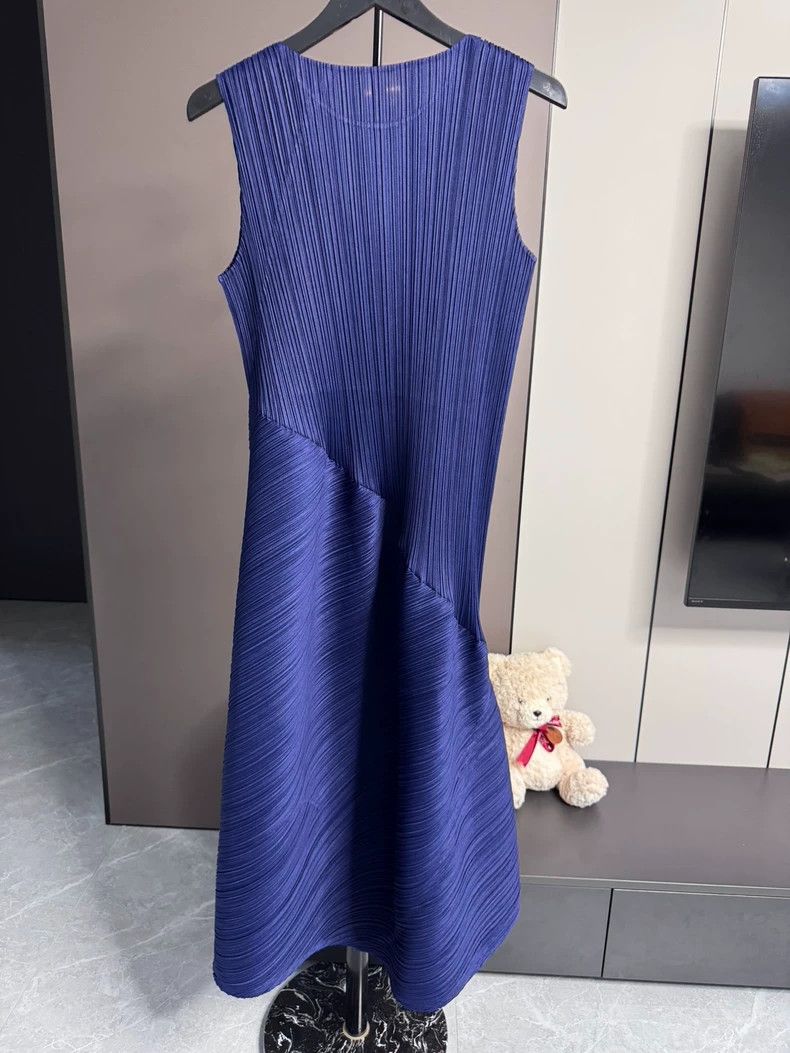 Issey Miyake Issey Miyake size:5 Blue pleated skirt Size XS / US 0-2 / IT 36-38 - 2 Thumbnail