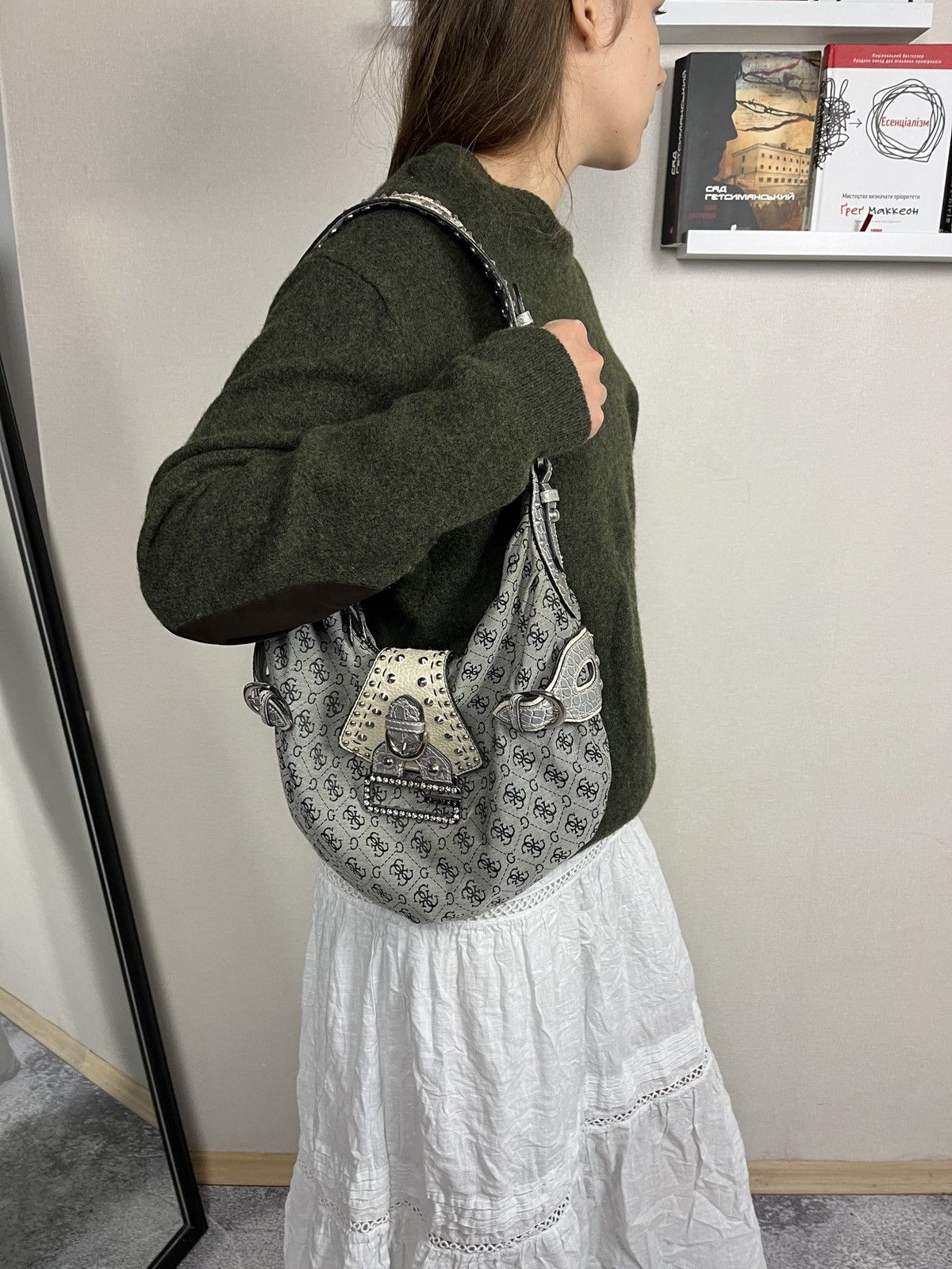 Guess Vintage Guess Monogram Y2K Shoulder Bag Hype Streetwear Size ONE SIZE - 2 Thumbnail