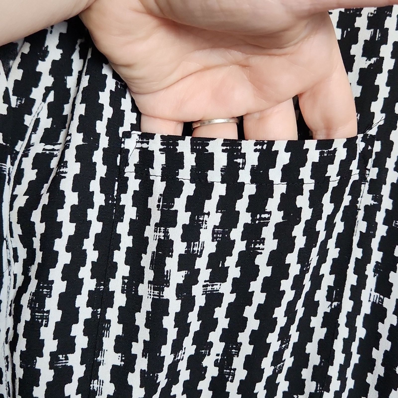 Apt. 9 Apt. 9 Size 22W Dress Black & White Geometric Print Midi Size 3XL / US 20-22 - 5 Thumbnail