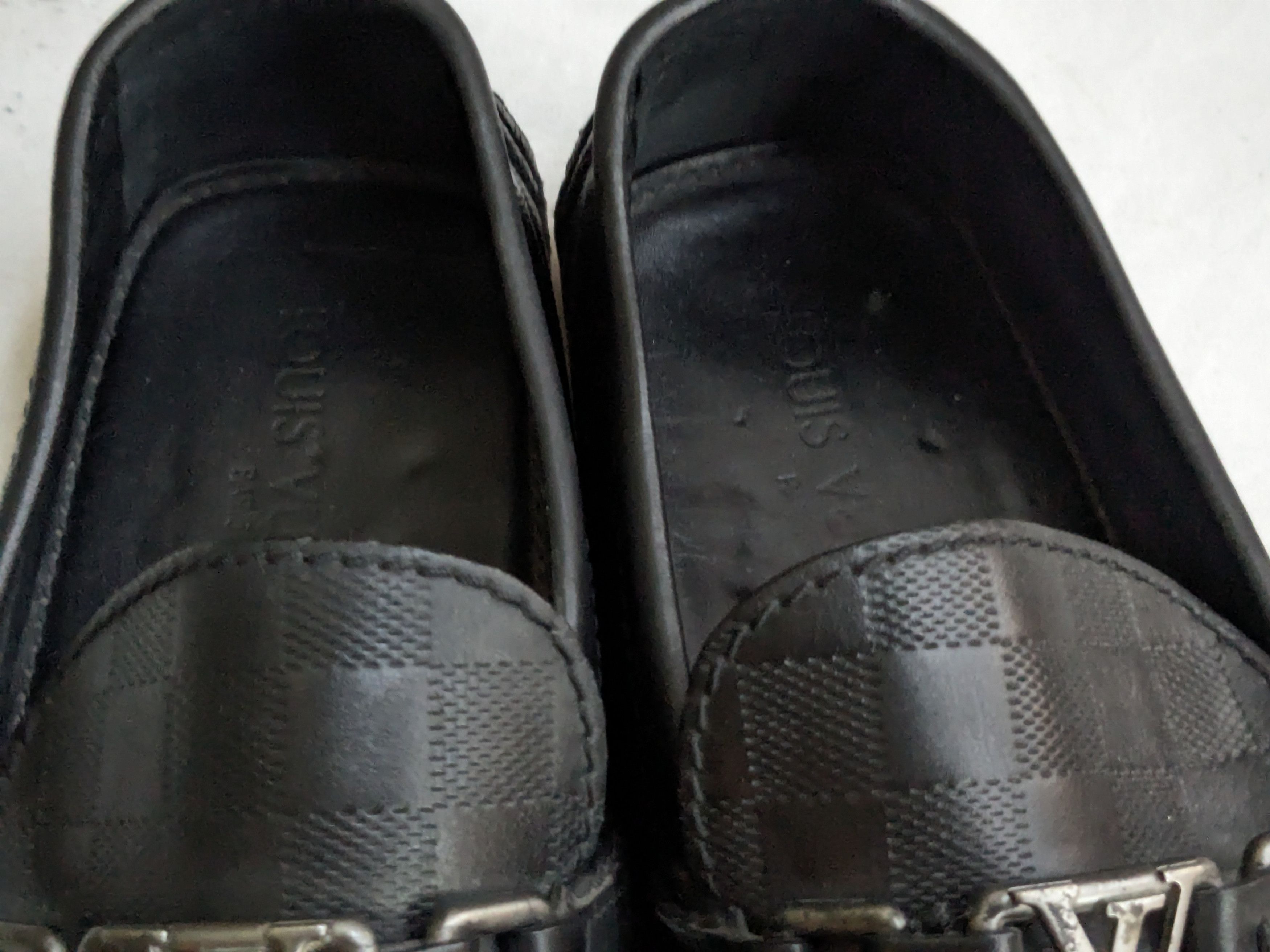 Louis Vuitton Louis Vuitton Driving Loafers Black 9 Leather LV Buckle Size US 9 / EU 42 - 4 Thumbnail