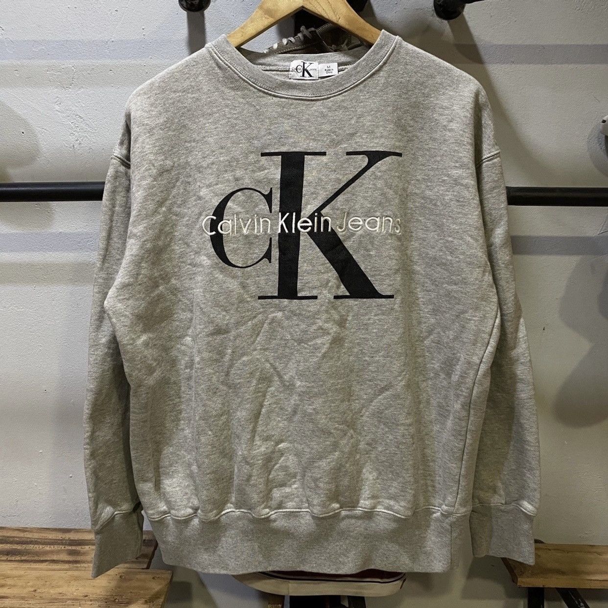 Calvin Klein VINTAGE‼️Calvin Klein Jeans Grey Sweatshirt Size US M / EU 48-50 / 2 - 1 Thumbnail