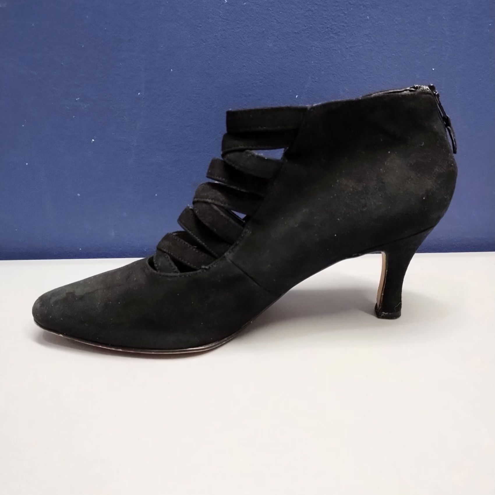 Vintage Jasmine Pump Heel Womens Size 7 Black Fine Leather Pointed Toe Back Zipper Size US 7 / IT 37 - 4 Thumbnail