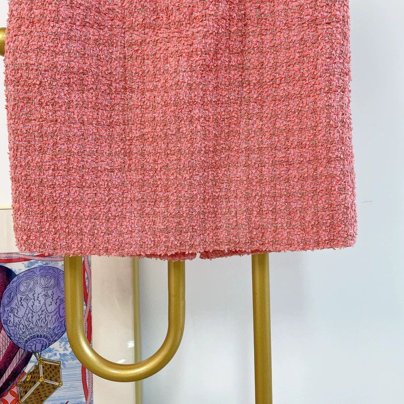 Chanel Chanel Pink skirt Size 26" / US 2 / IT 38 - 5 Thumbnail