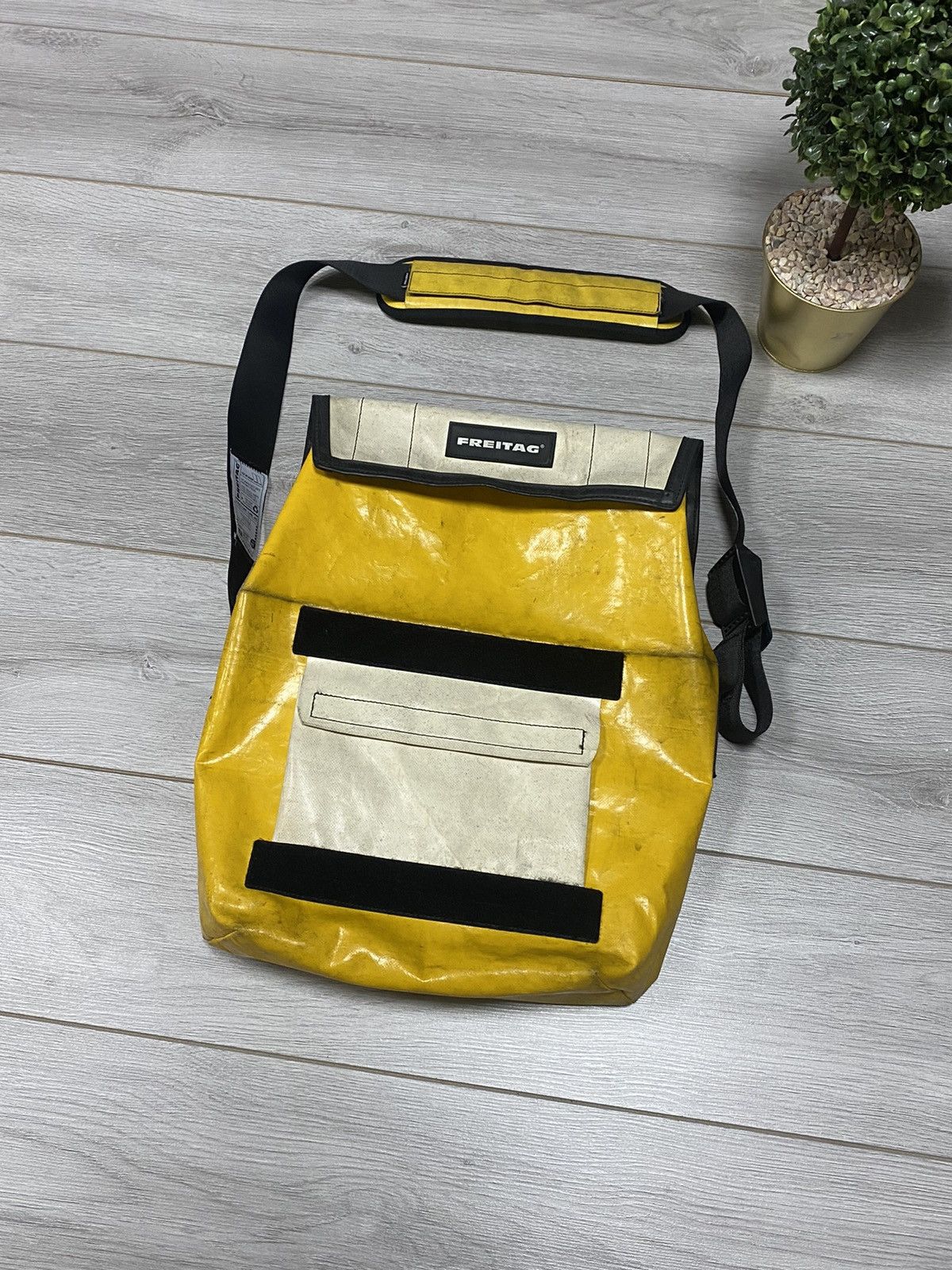 Freitag Freitag🇨🇭X 3 in 1 recycle ♻️ waterproof vintage Zurich bag Size ONE SIZE - 4 Thumbnail