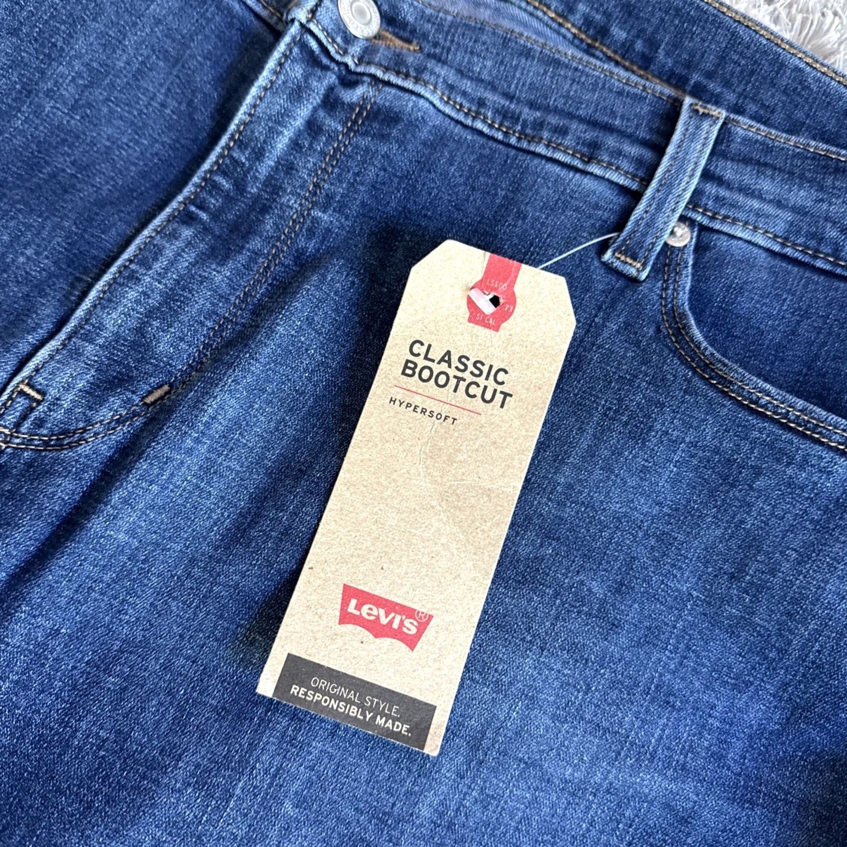 Levi's BNWT Levi’s Classic Bootcut Jeans Blue Denim Stretch Womens 22W 42x29 Regular Bootcut Womens Jeans Brand New with Tags Y2K Vintage Style 22W Womens Size 40" / US 18 - 7 Thumbnail