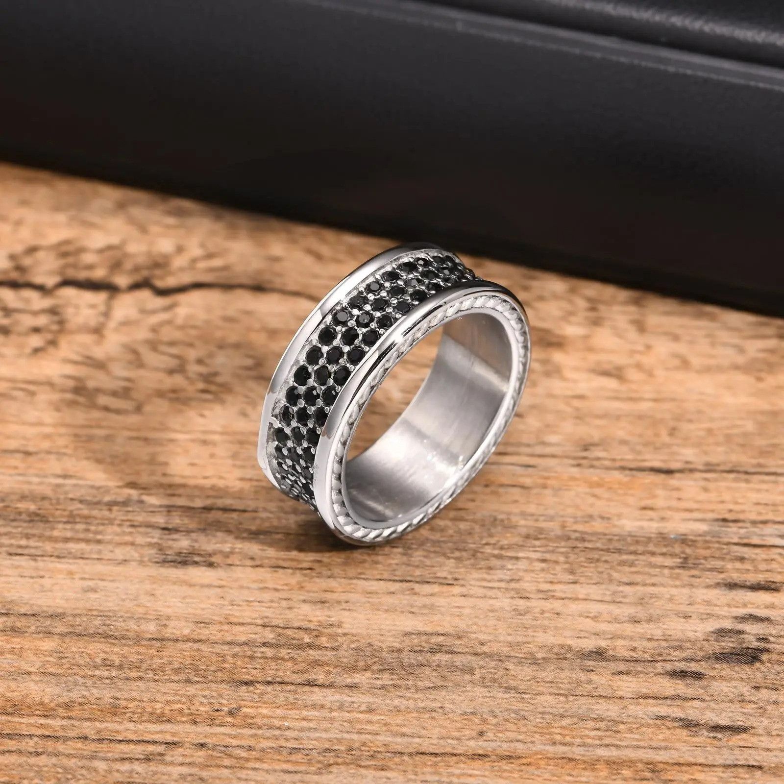 Jewelry × Vintage 8mm Black Stone Ring Size ONE SIZE - 1 Thumbnail