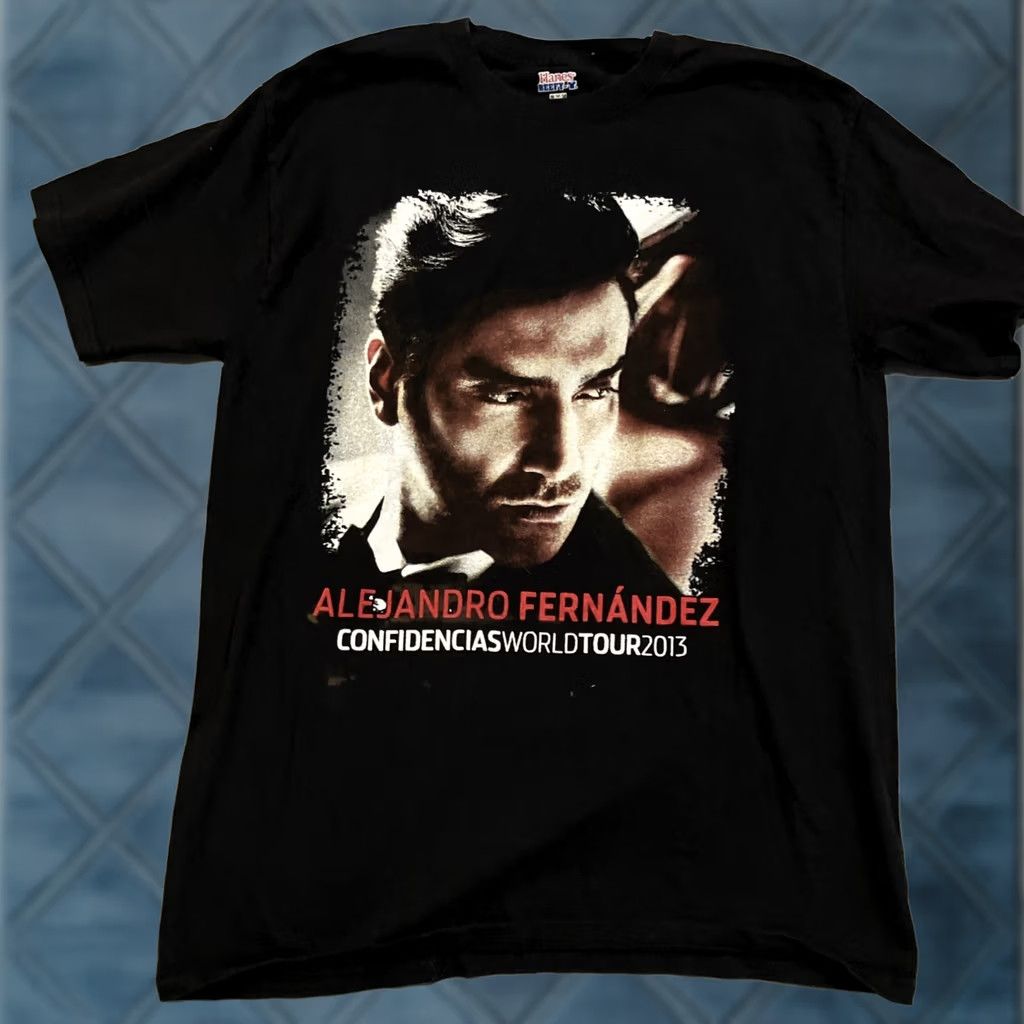 Hanes Hanes T-Shirt Confidencias World Tour 2013 Men Medium Black Cotton Logo Short Sleeve Round Neck Adjustable Double-Sided Vintage No Size US M / EU 48-50 / 2 - 1 Thumbnail
