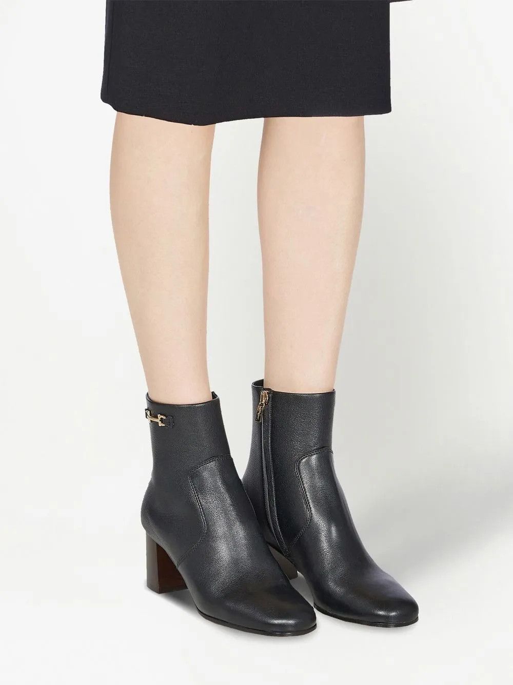 Salvatore Ferragamo o1y0326 Ankle Boots in Black Size US 7 / IT 37 - 5 Thumbnail
