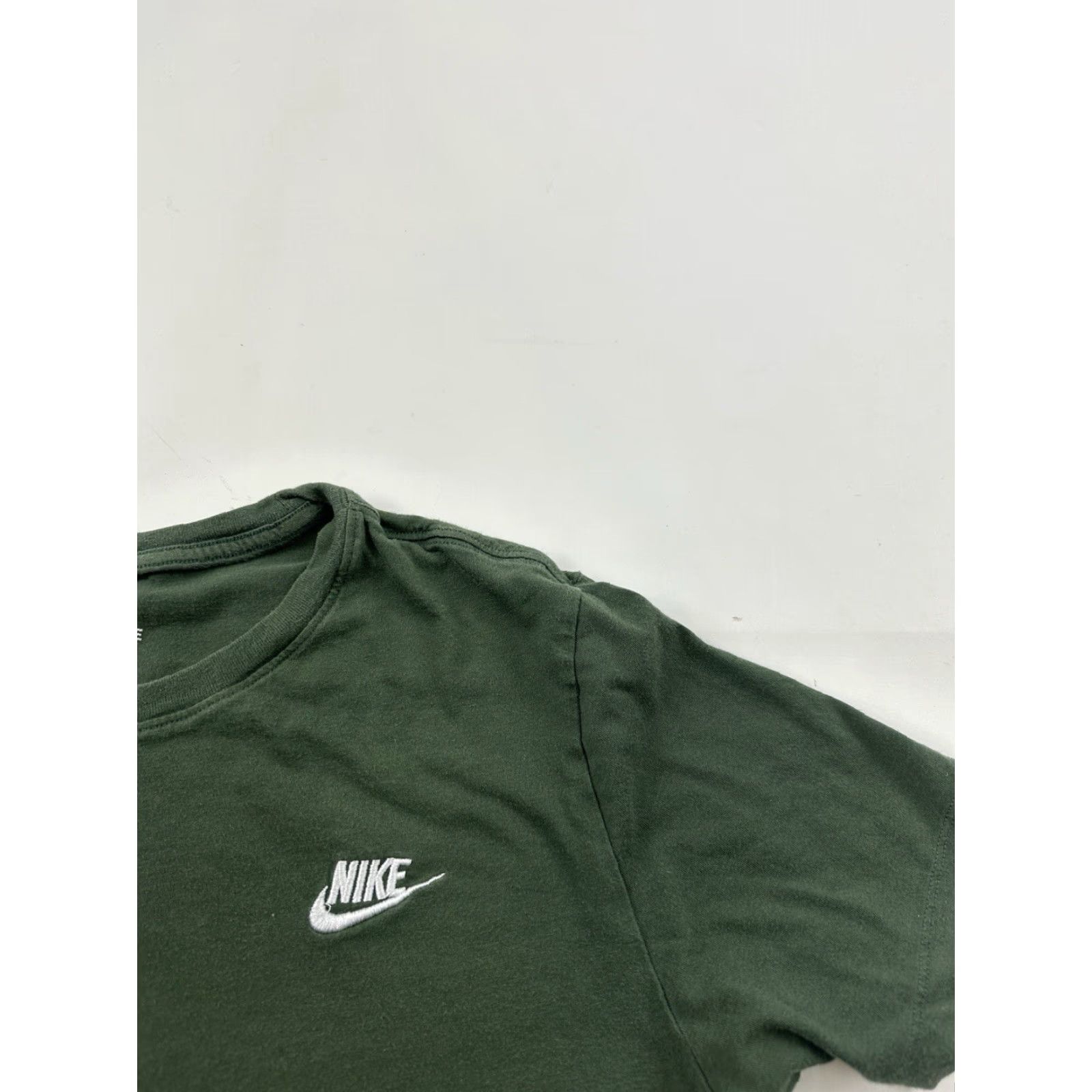 Nike Nike Shirt Mens Medium Green Short Sleeve Logo Tee Size US M / EU 48-50 / 2 - 2 Thumbnail