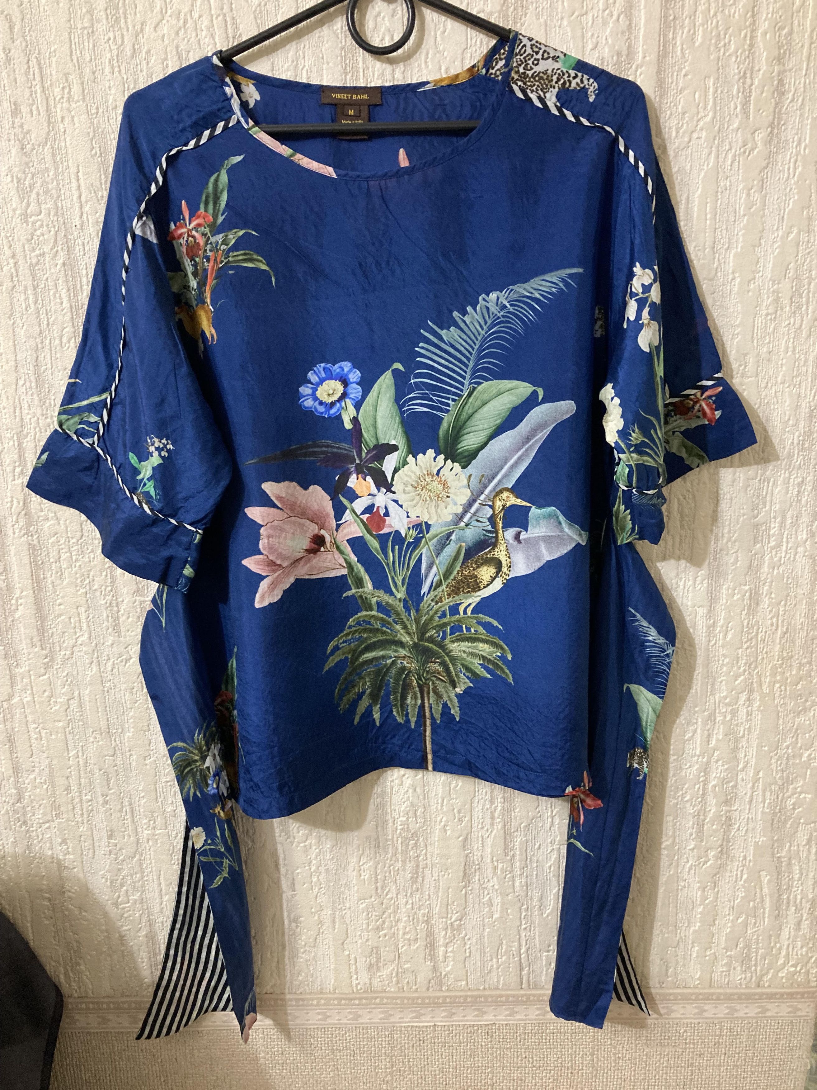 Japanese Brand × Vintage Vintage Vineet Bahl Natural Silk Blue Flower Top Blouse Size M / US 6-8 / IT 42-44 - 11 Thumbnail