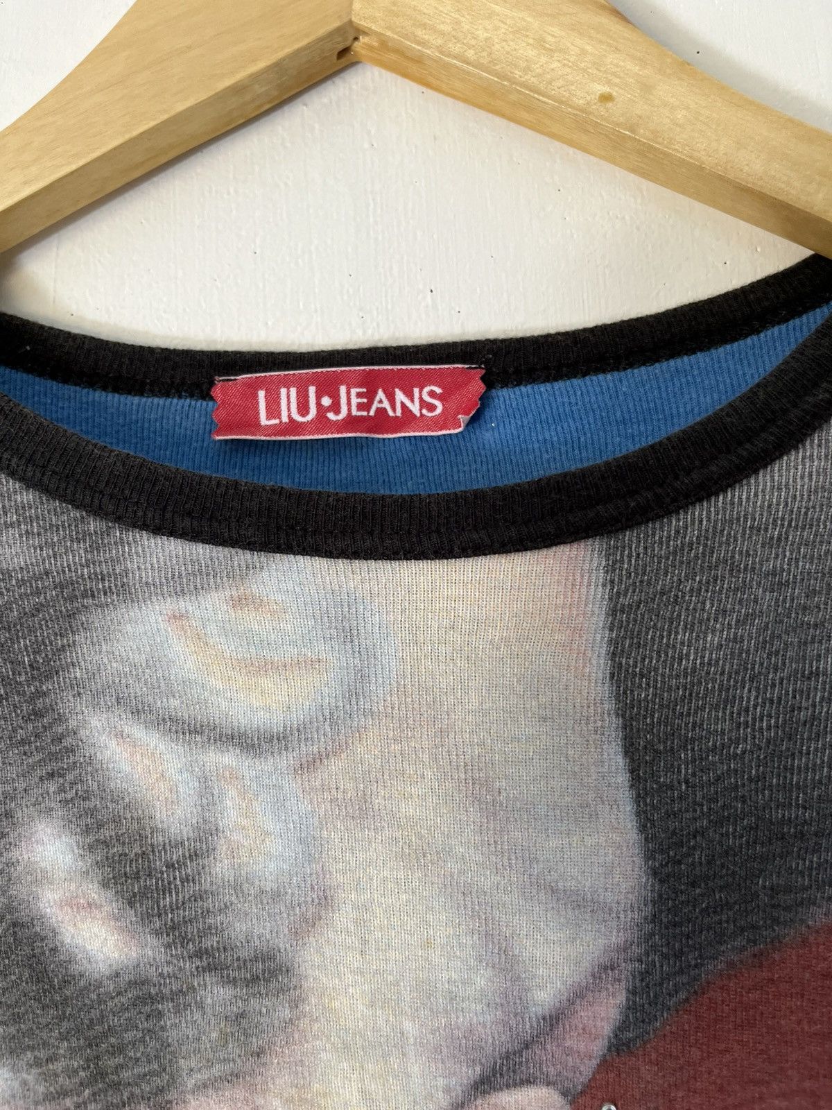 Liu Jo Vintage Liu jeans italy face art glitter longsleeve tshirt Size US S / EU 44-46 / 1 - 4 Thumbnail