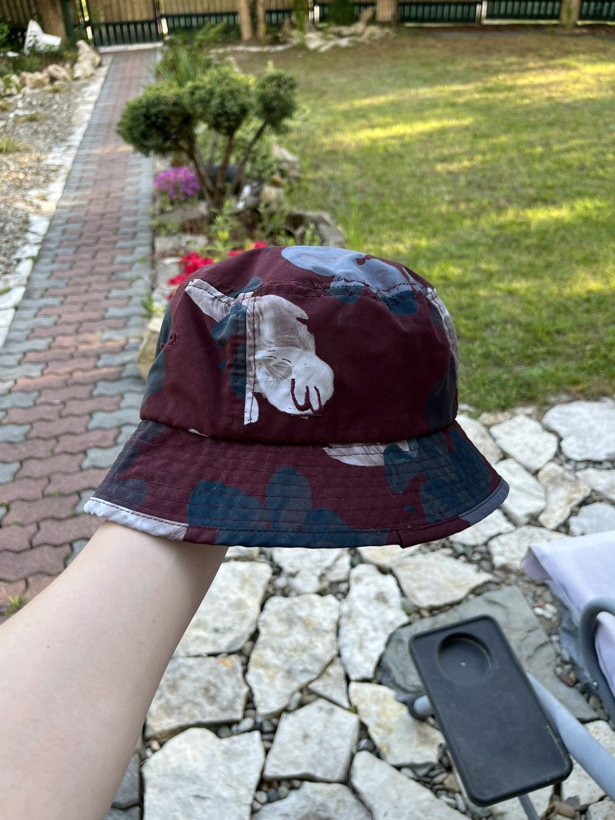 Designer × Wood Wood Wood Wood patterned bucket hat camo burgundy grey black Size ONE SIZE - 17 Thumbnail