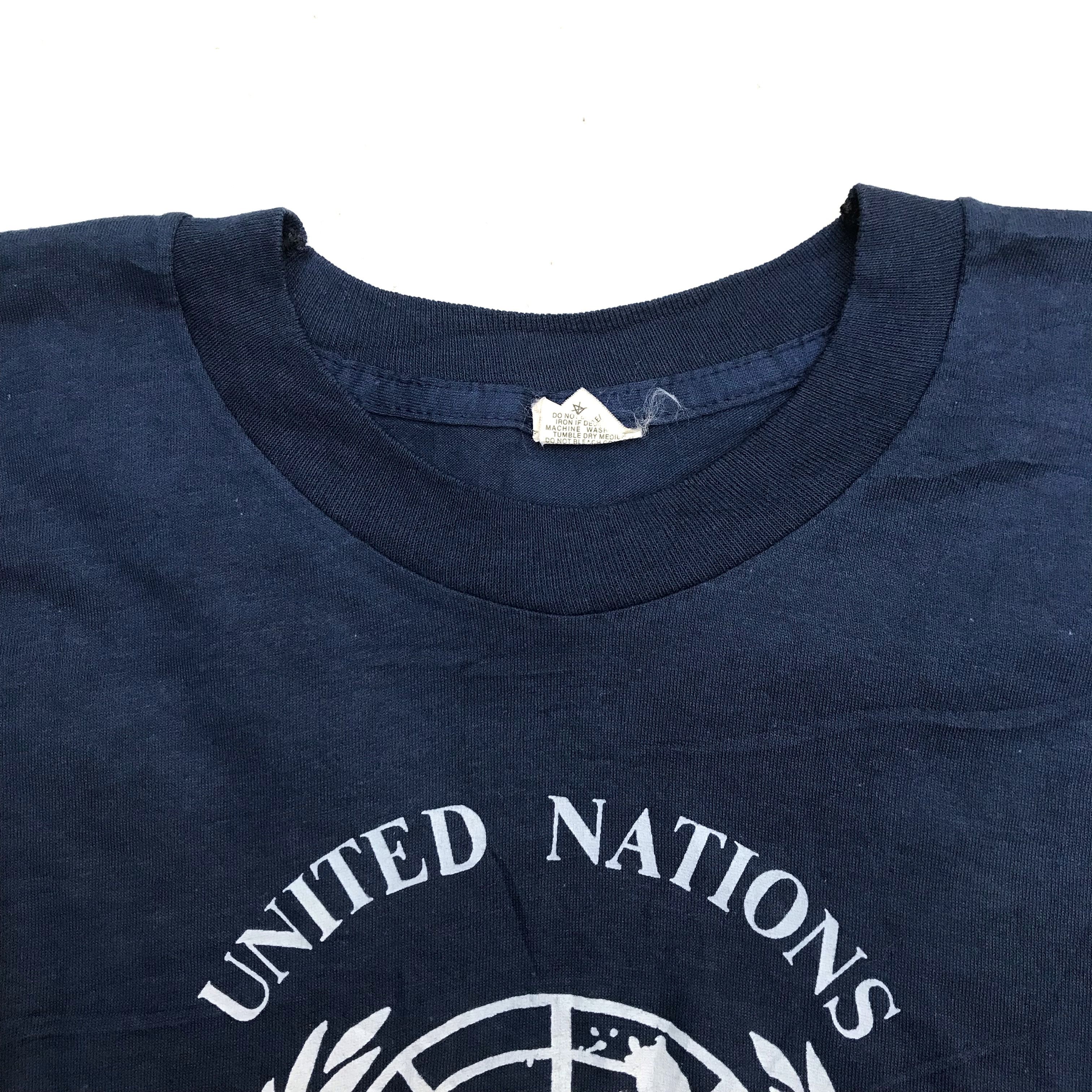 Vintage Vintage 90s Tshirt United Nations 50:50 Material Single stit Size US M / EU 48-50 / 2 - 6 Thumbnail