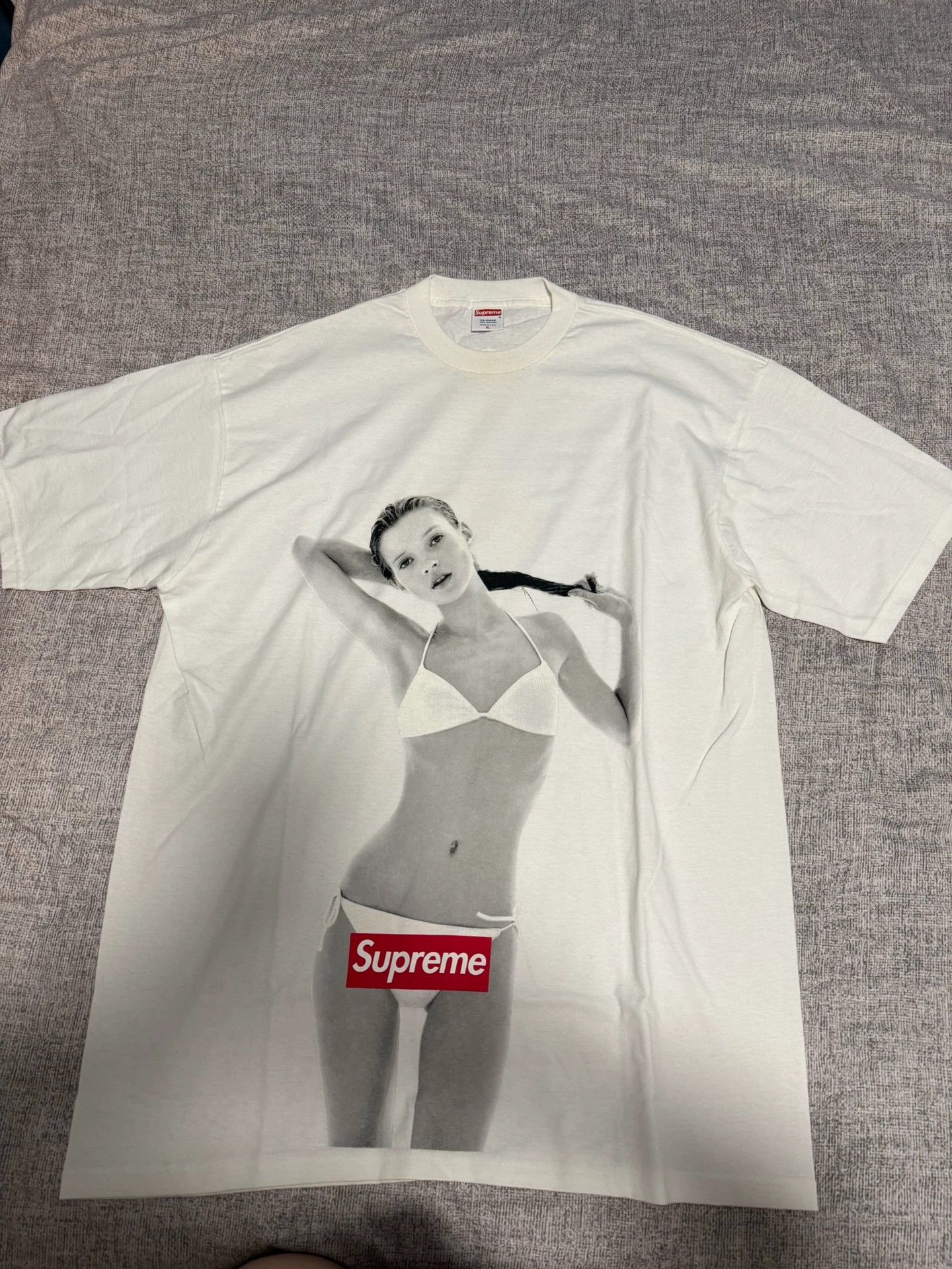 Supreme Supreme 2004 Kate Moss 10th Box Logo XL (M/L New) Size US XL / EU 56 / 4 - 1 Thumbnail