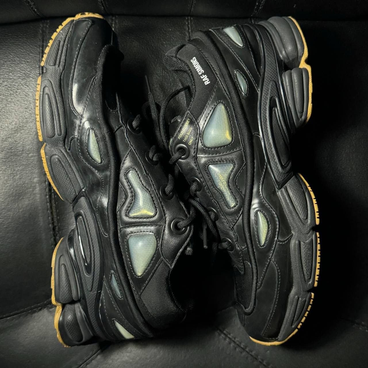Adidas × Raf Simons Adidas Raf Simons Ozweego Bunny Black Size US 8.5 / EU 41-42 - 9 Thumbnail