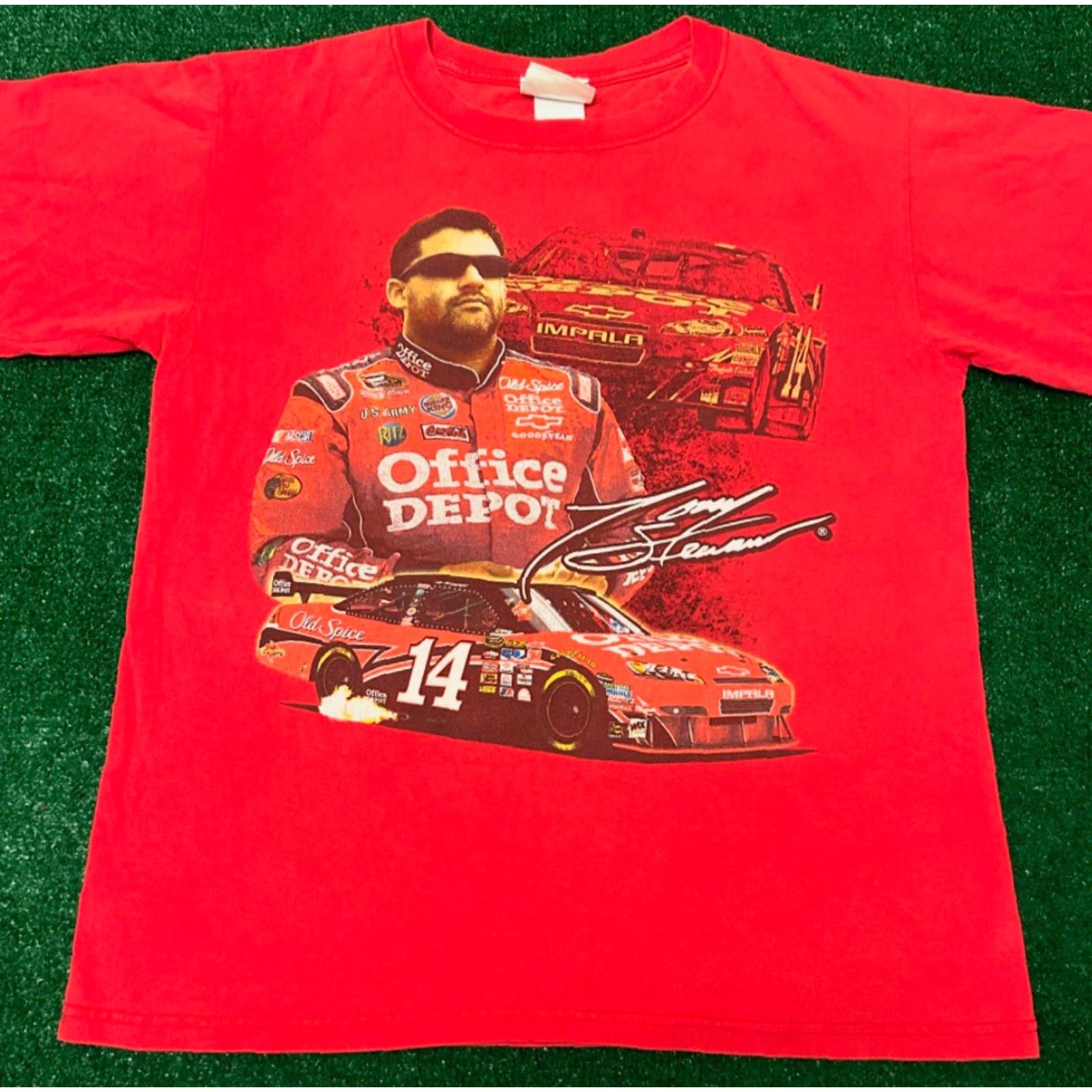 Chase Authentics VINTAGE Tony Stewart NASCAR Double-Sided 2010 VTG Shirt Mens M Red 90s 2000s Cars Sports Hip Hop Chase Authentics T-Shirt Short Sleeve Mens Size US M / EU 48-50 / 2 - 4 Thumbnail