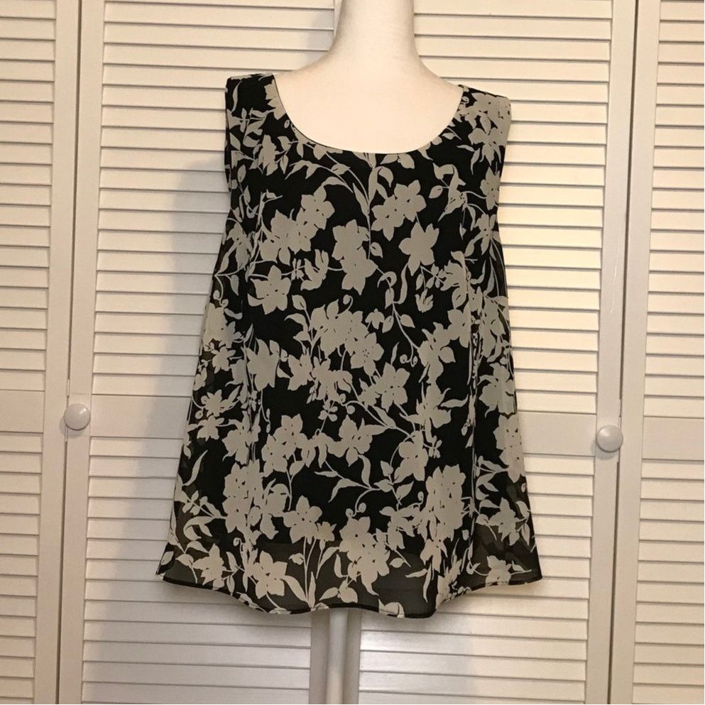 Other Sag Harbor Classic Y2K Floral Whimsigoth Flowy Blouse 24W Size 4XL / US 24-26 - 1 Thumbnail