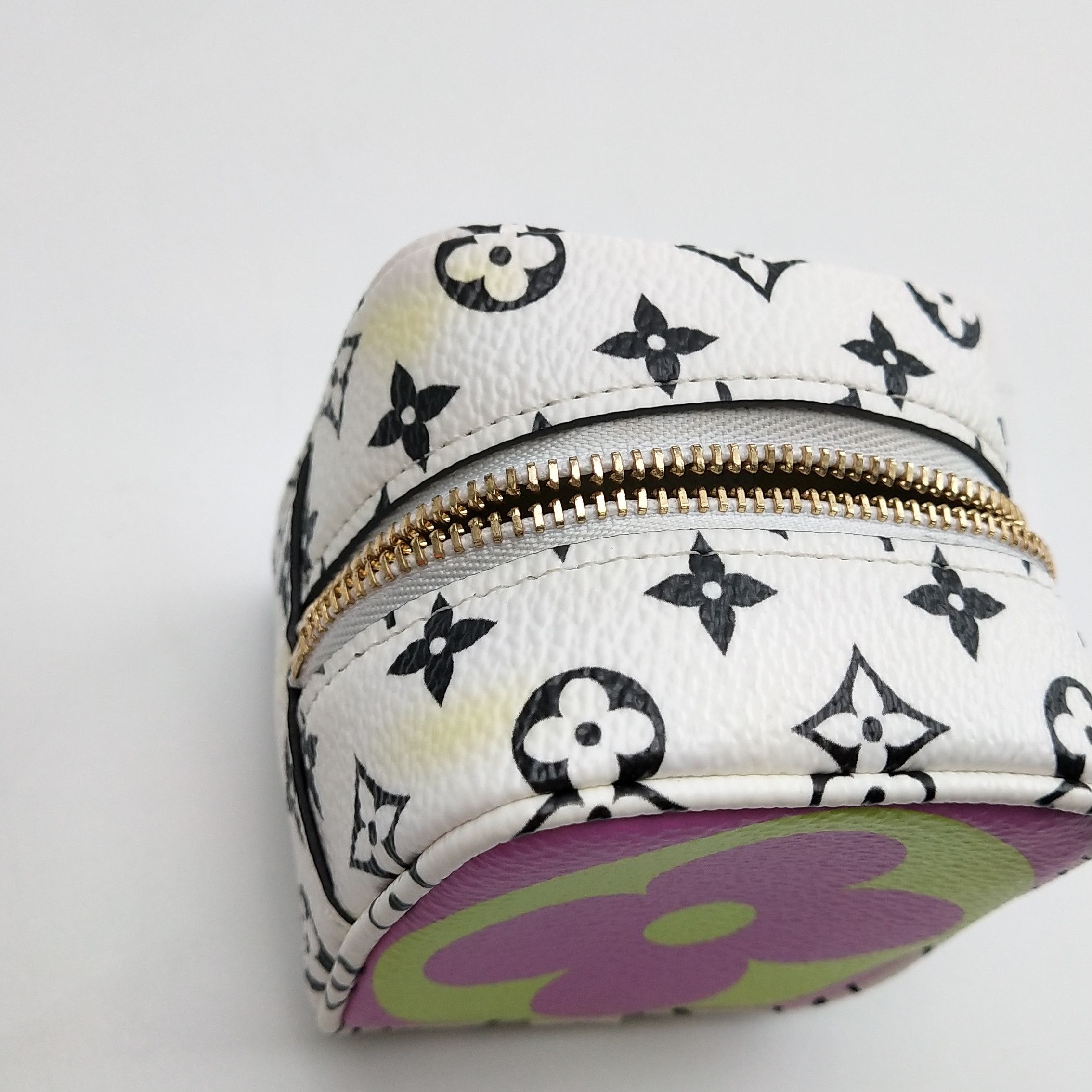 Louis Vuitton Louis Vuitton (LV) cube contrast color monogram coin purse Size ONE SIZE - 9 Thumbnail