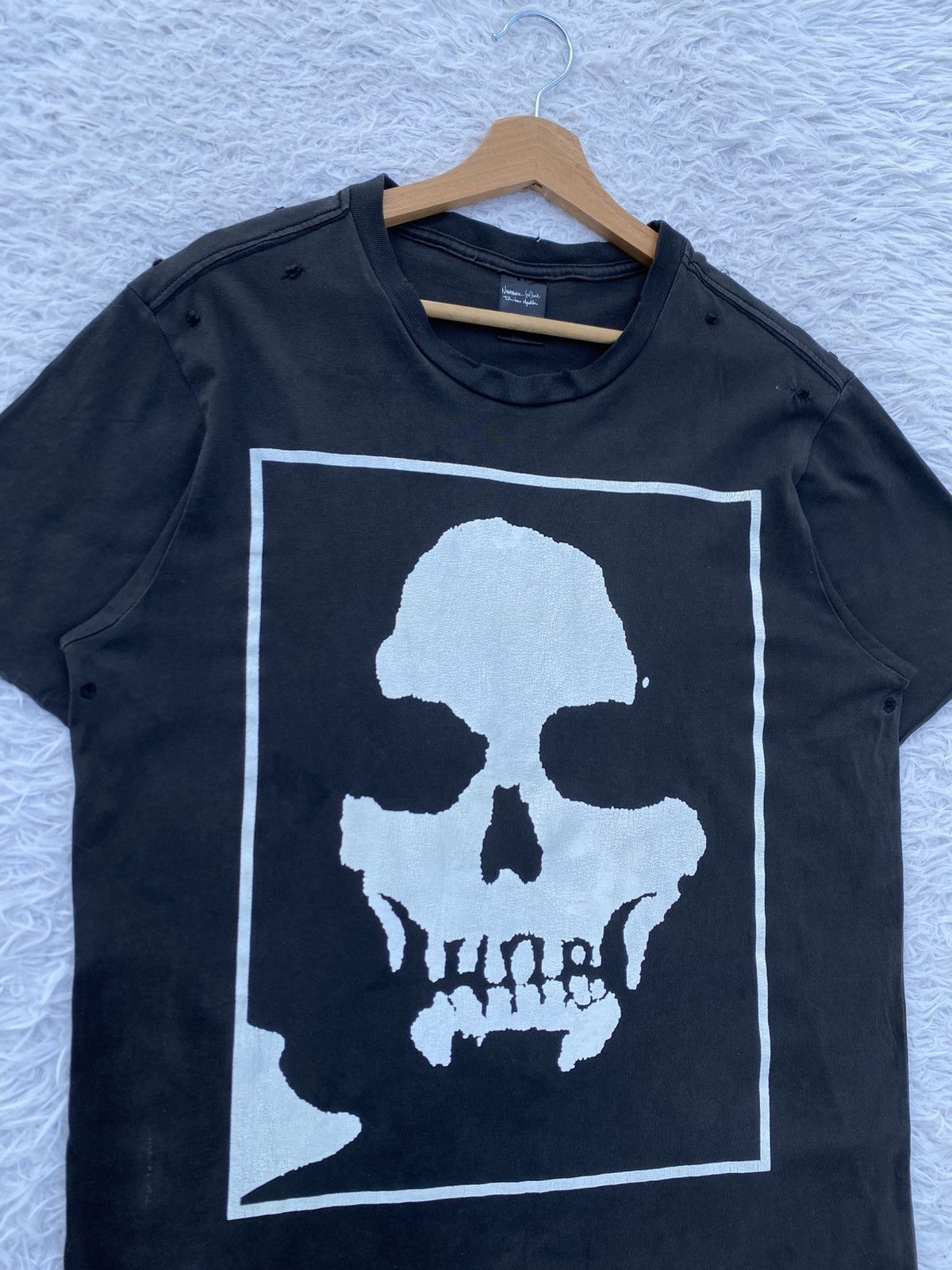 Vintage Rare Vintage Charles Manson Skulls by Number Nine Tshirt Size US L / EU 52-54 / 3 - 8 Thumbnail
