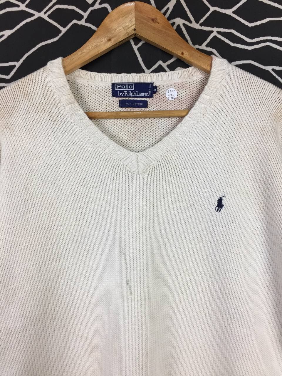 Polo Ralph Lauren Distressed Polo Ralph Lauren Cropped Fit V-Neck Knit Sweater Size US M / EU 48-50 / 2 - 3 Thumbnail