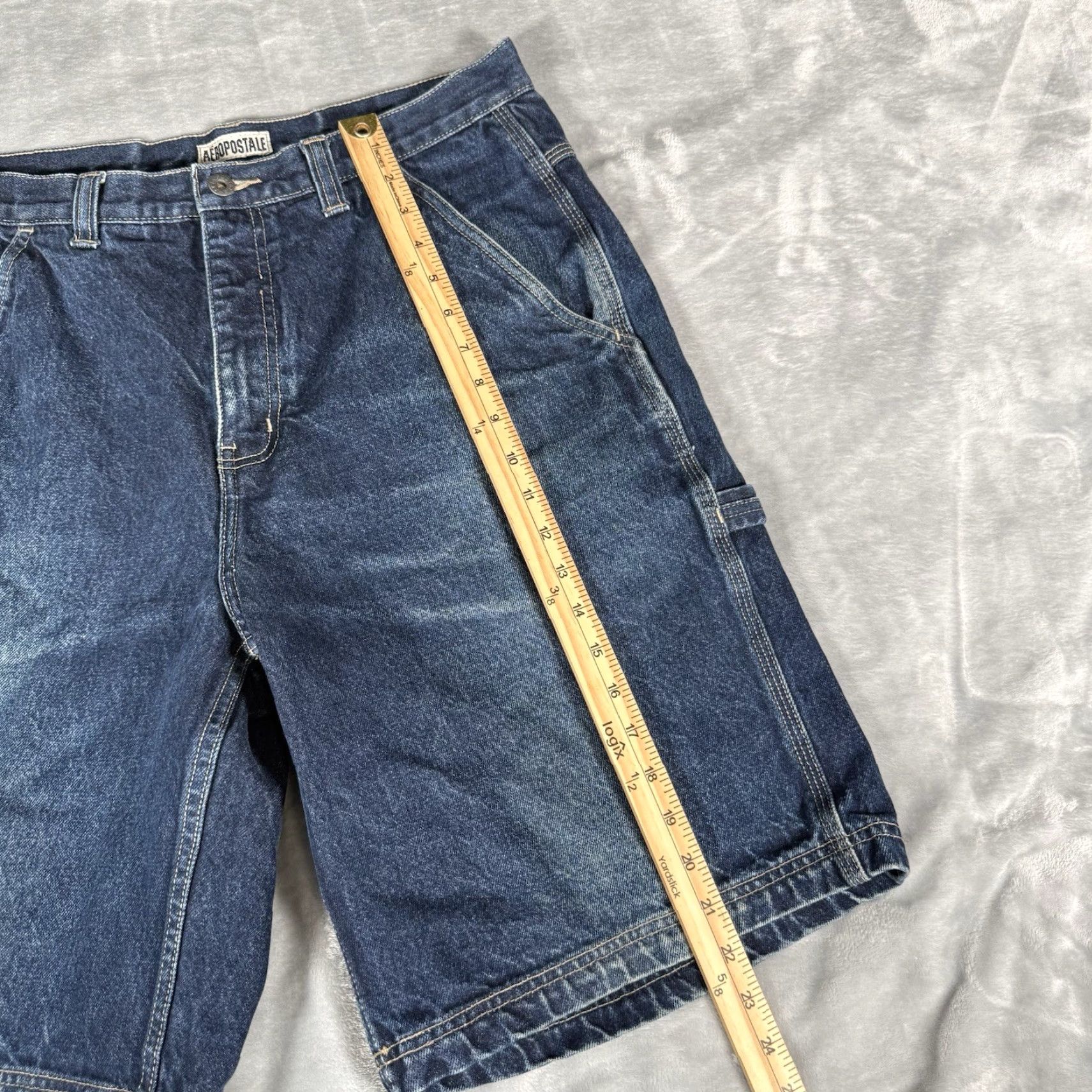 Vintage VINTAGE Aeropostale Bermuda Denim Shorts Mens 33 10” 5-Pocket Grunge Fold Zip Front 6-12in Rise Casual Blue Logo Size US 33 - 5 Thumbnail