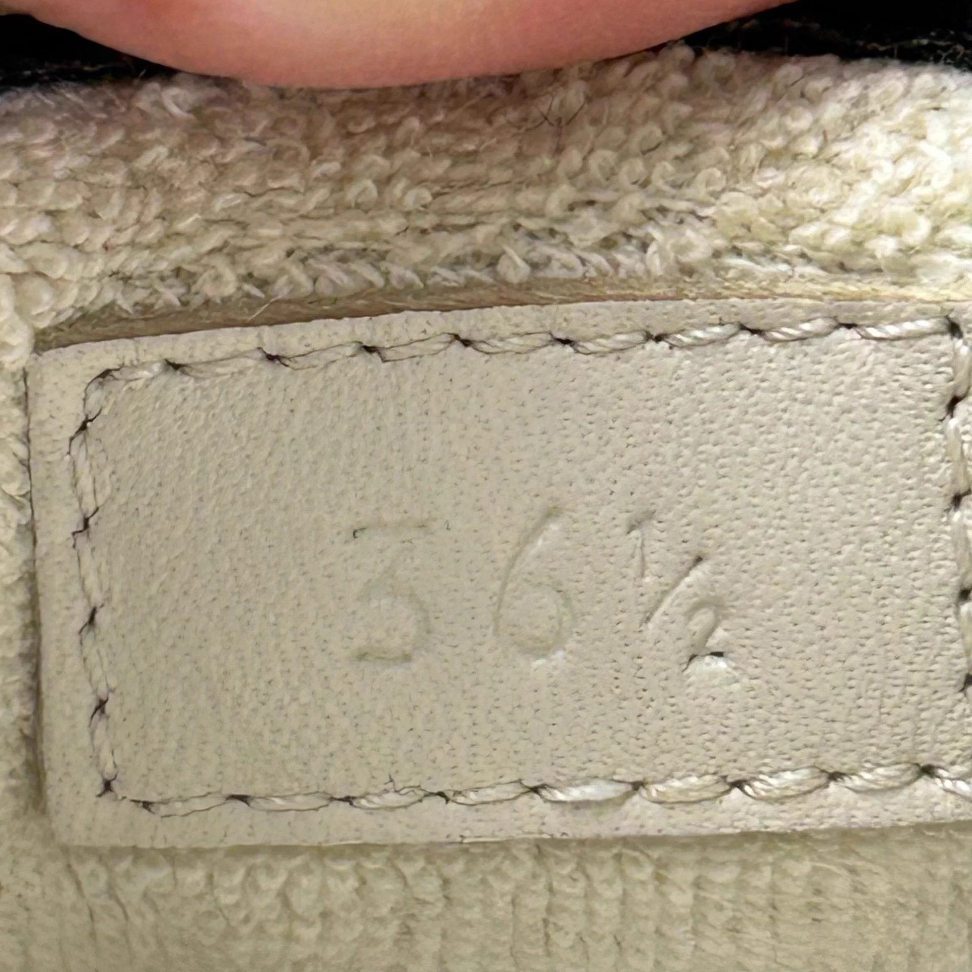 Gucci Gucci Distressed Sneaker Women's GG Green Tail Double G 36.5 Size US 5.5 / IT 35.5 - 7 Thumbnail
