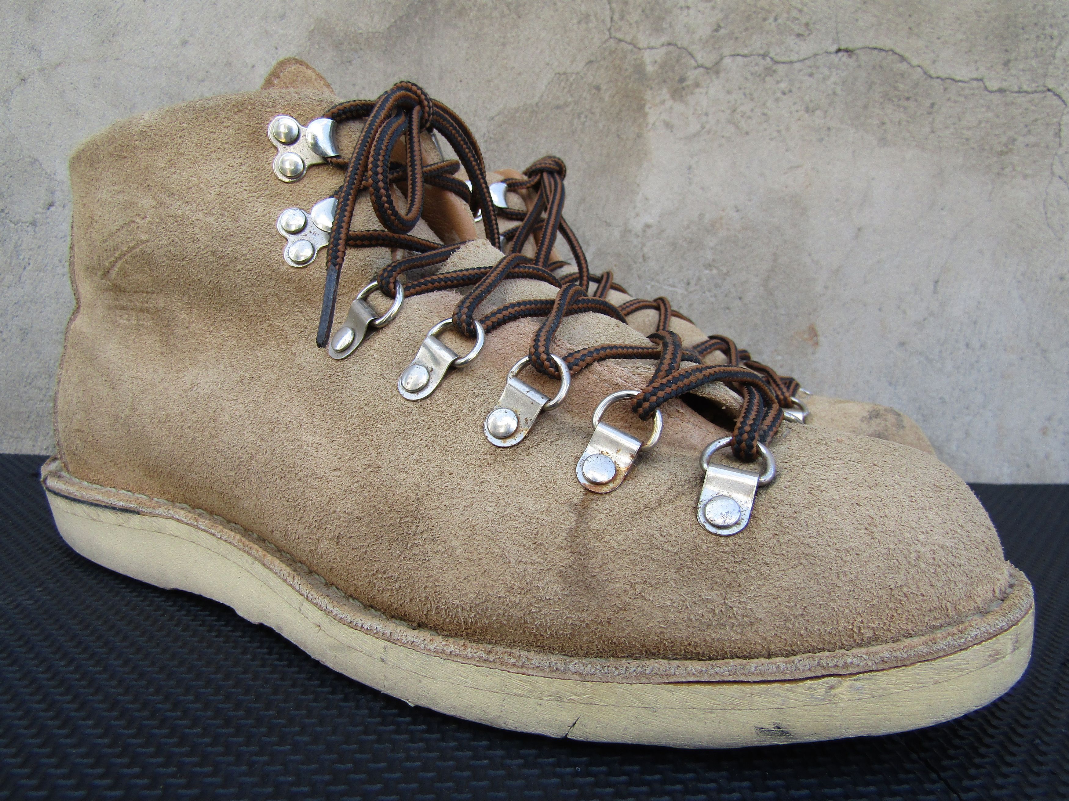 Danner Danner Mountain Desert Light Overton GoreTex Mens Size US 9.5 / EU 42-43 - 9 Thumbnail