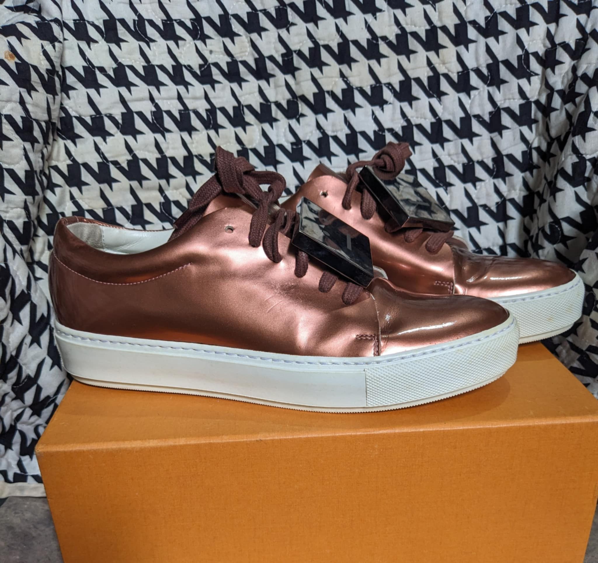 Acne Studios Acne Studios Adriana Metallic Leather Sneakers size 38 Size US 7 / IT 37 - 2 Thumbnail