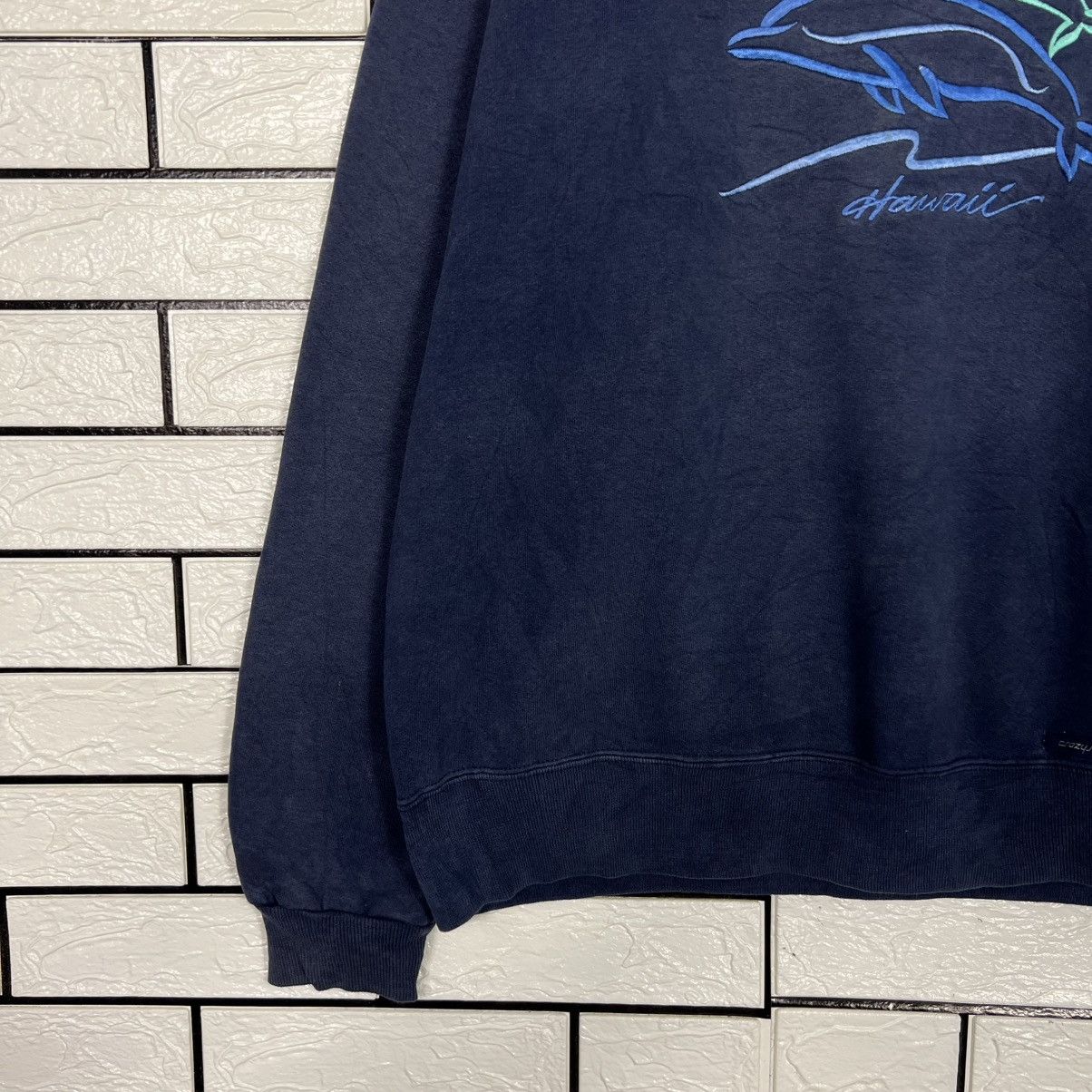 Vintage 90s CRAZYSHIRT Hawaii Dolphin Big Logo Sweatshirt #4173-C191 Size US L / EU 52-54 / 3 - 6 Thumbnail