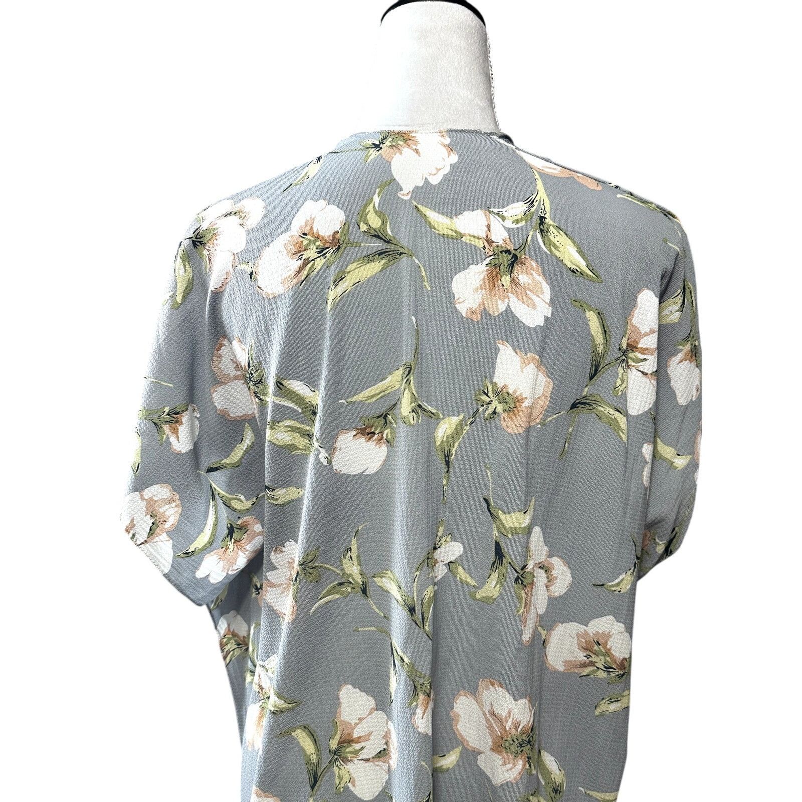 Other Justin & Taylor Cardigan 3 Ways Wrap Floral Short Sleeve OS Size L / US 10 / IT 46 - 5 Thumbnail