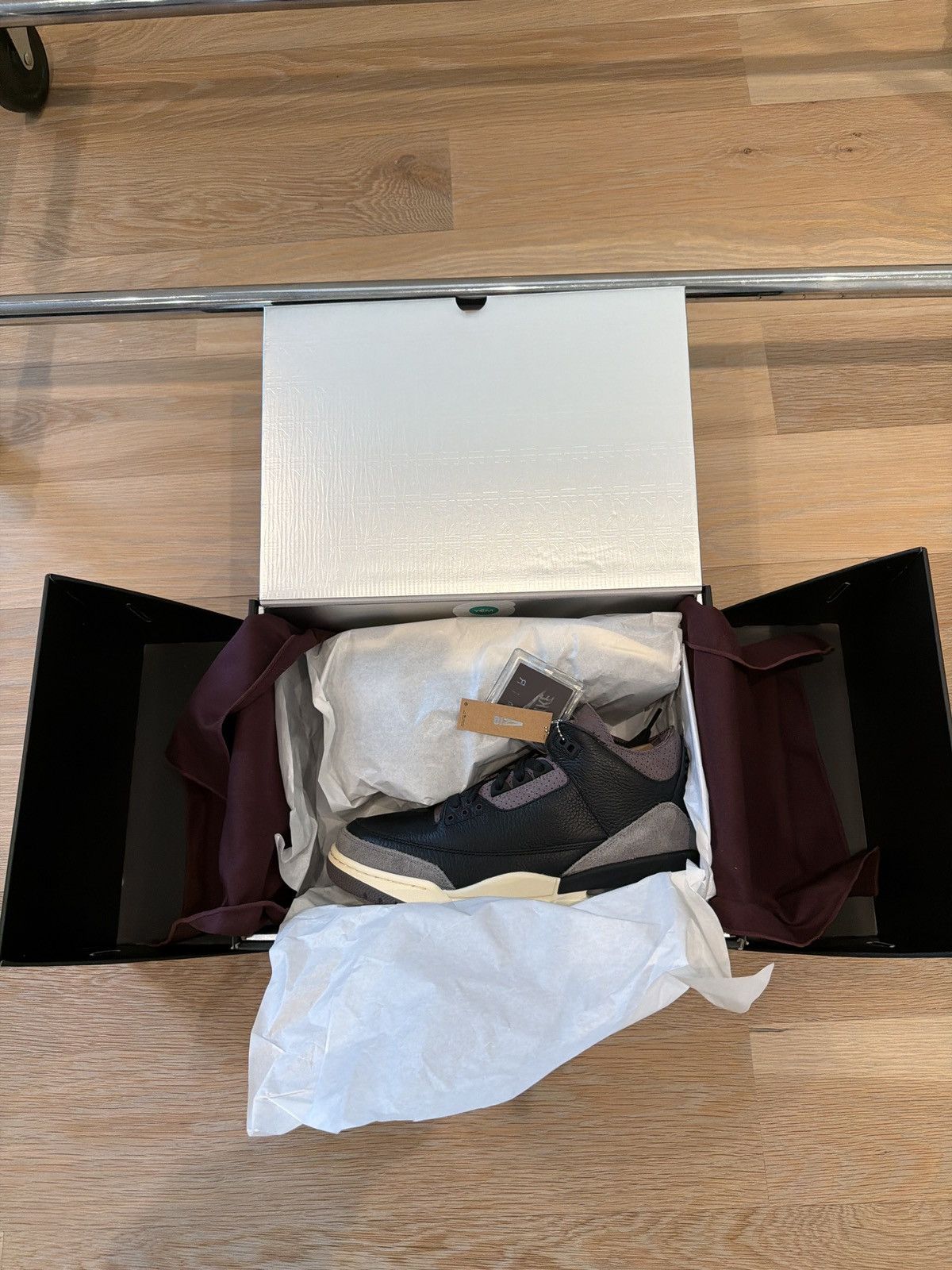 A Ma Maniere × Nike Air Jordan 3 Retro OG SP Nike & A Ma Maniere Men 9US Size US 9 / EU 42 - 8 Thumbnail