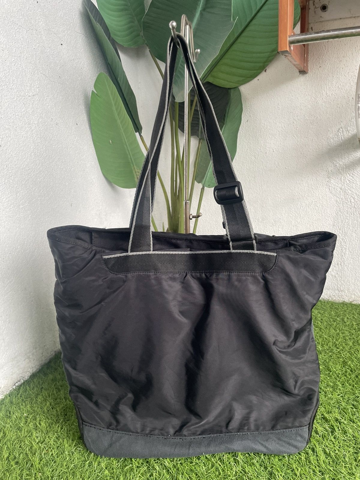 Oakley Authentic OAKLEY Tote Bag Size ONE SIZE - 1 Thumbnail