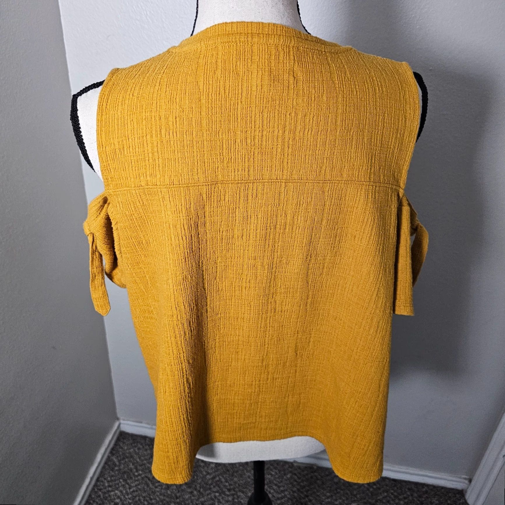Madewell Madewell Cropped Blouse Women's L Off Shoulder Round Neck Yellow Mustard Textured Blouse Cropped Size L / US 10 / IT 46 - 3 Thumbnail
