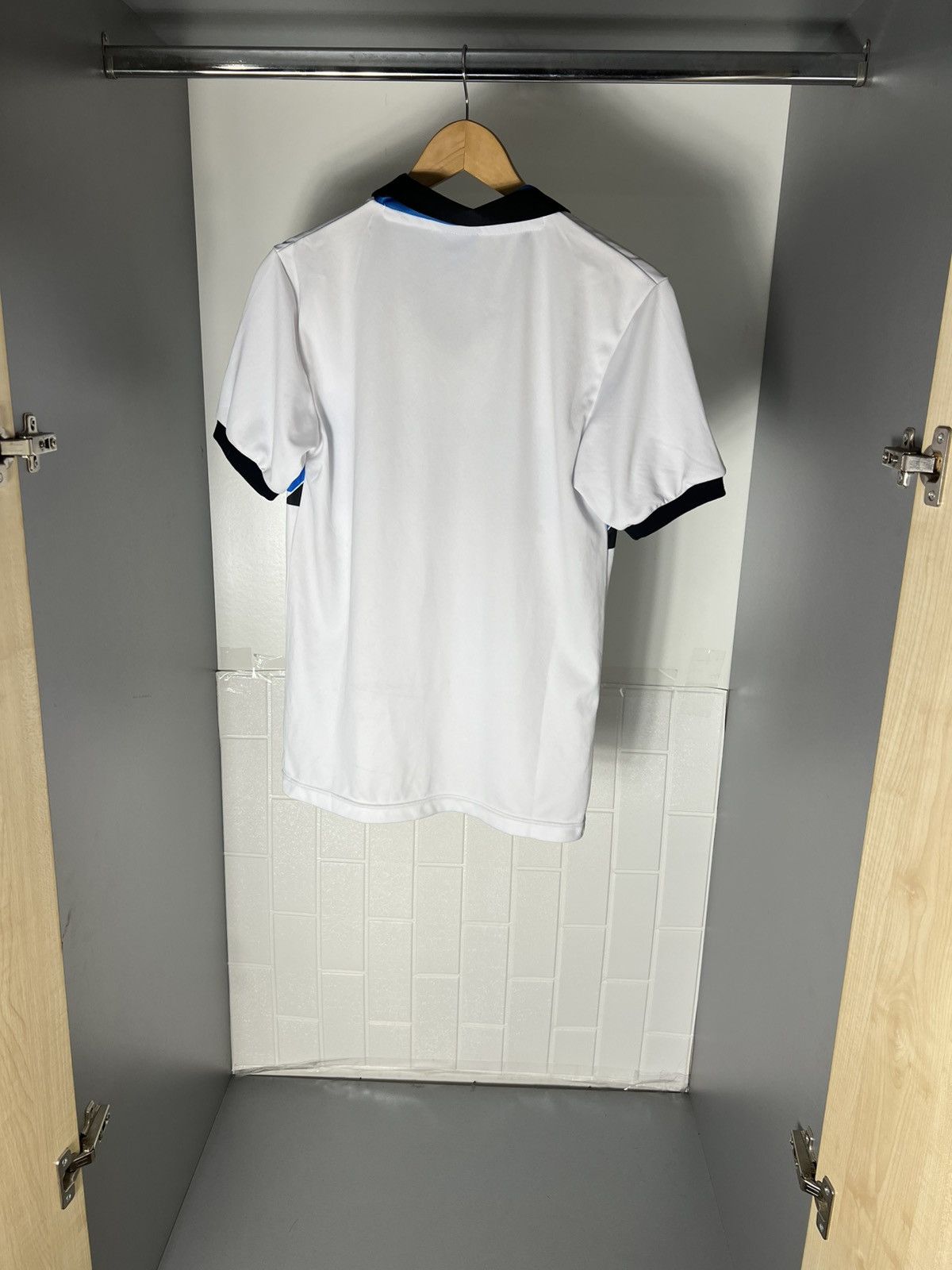 Vintage VERY RARE INTER MILAN ITALY SOCCER JERSEY RETRO BLOKE 90s Size US S / EU 44-46 / 1 - 15 Thumbnail