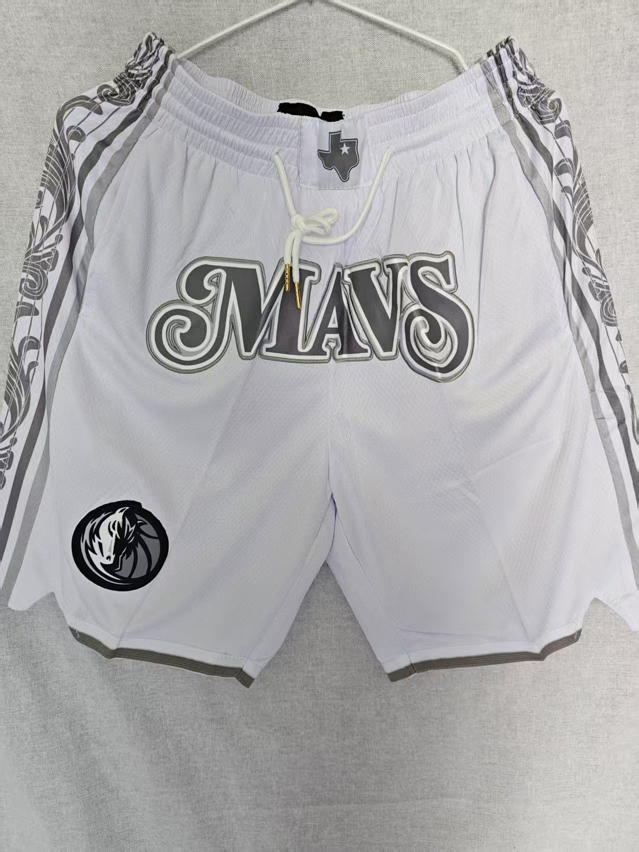 NBA New Dallas Mavericks Short XL Size US 36 / EU 52 - 1 Thumbnail