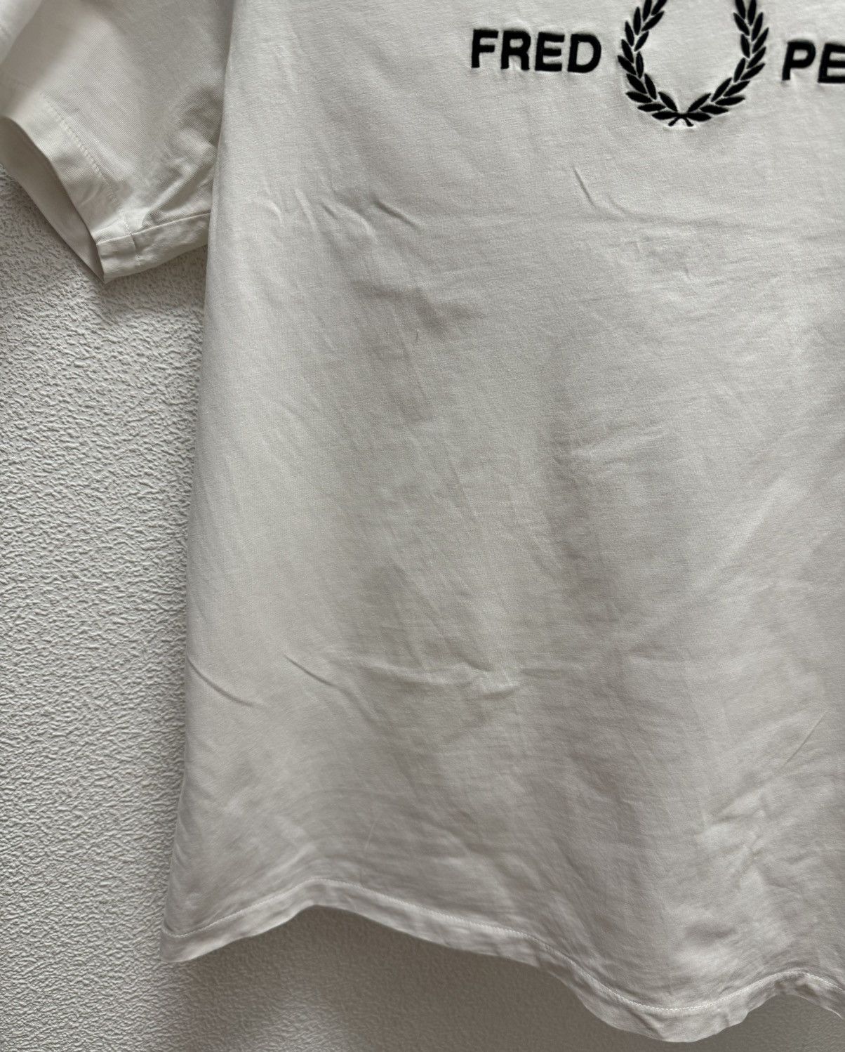 Fred Perry Fred Perry big logo white t-shirt M sz Size US M / EU 48-50 / 2 - 5 Thumbnail