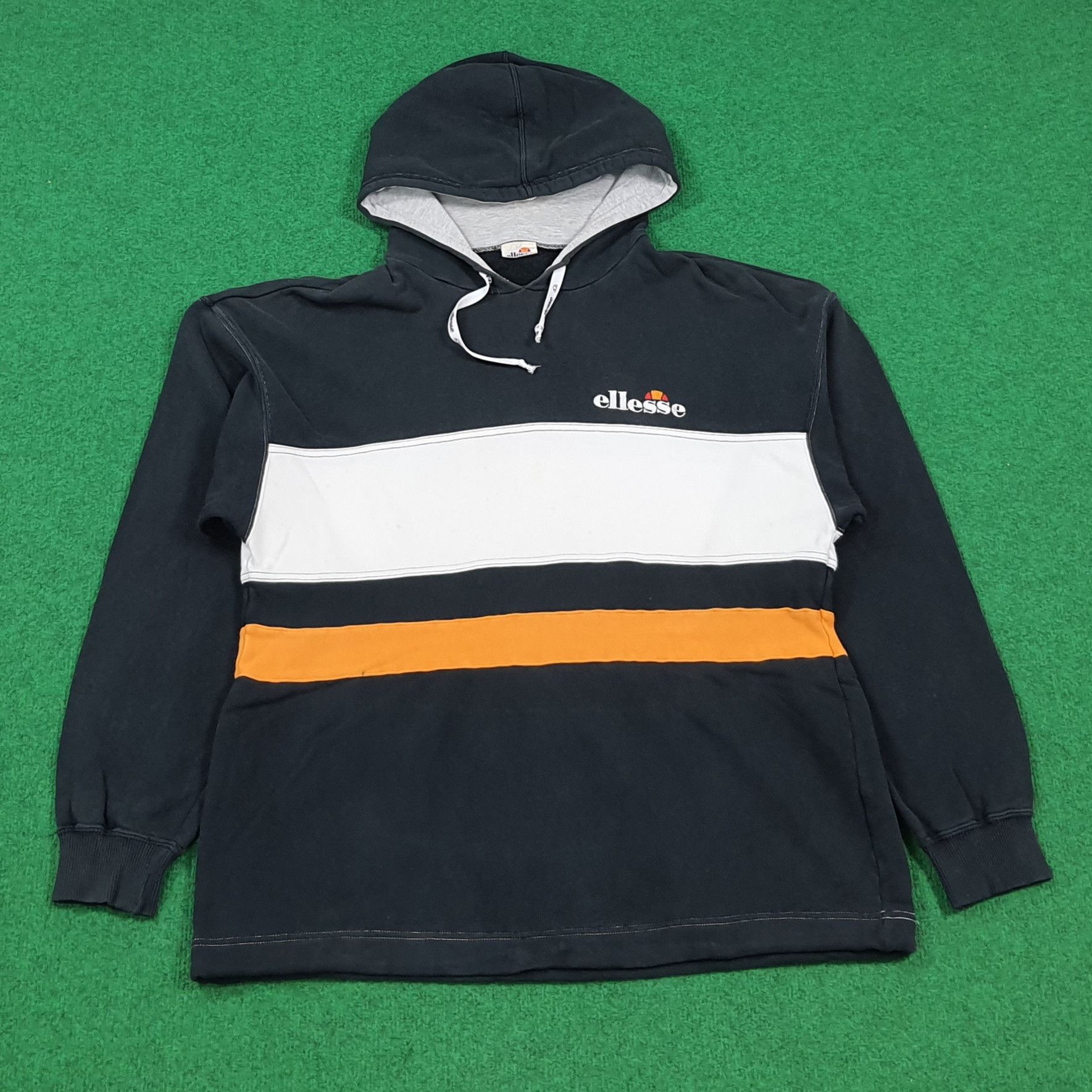 Ellesse Vintage Ellesse Hoodie Sweatshirt C304N20 Size US M / EU 48-50 / 2 - 1 Thumbnail