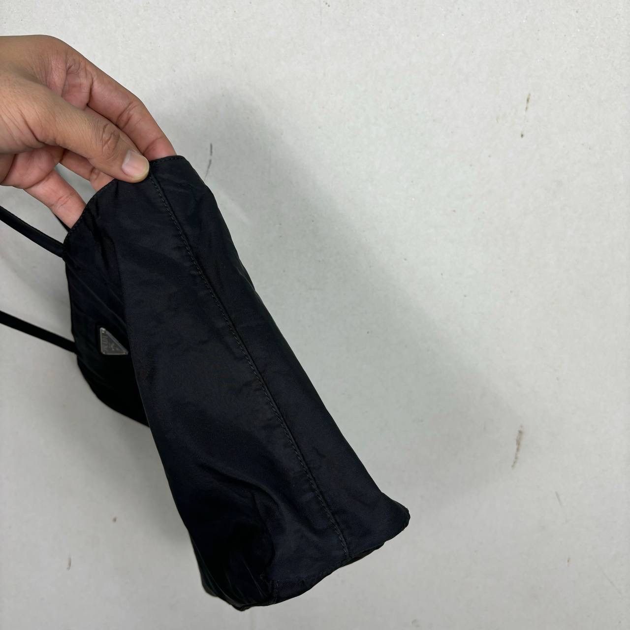 Prada Prada Tessuto Vintage 90s Nylon Tote Bag Black Authentic Size ONE SIZE - 5 Thumbnail
