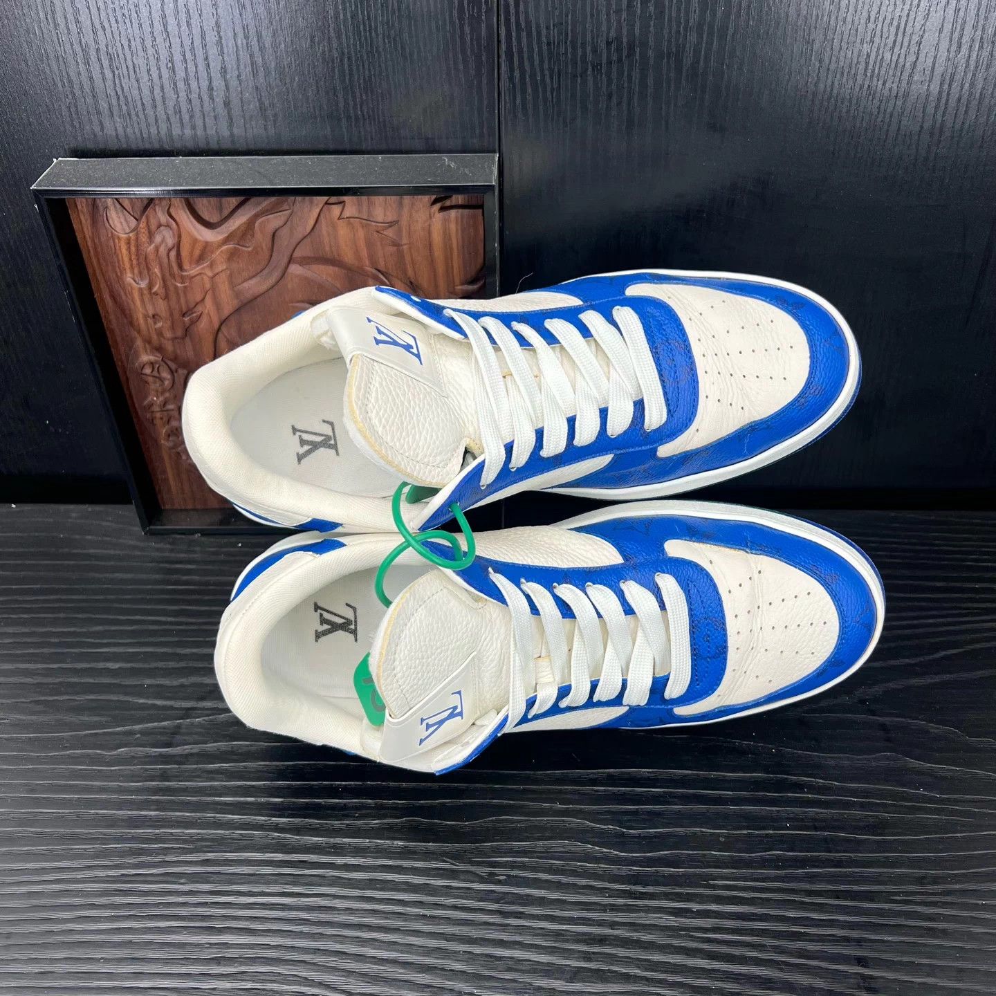Louis Vuitton LV Rivoli White Blue Size US 8.5 / EU 41-42 - 5 Thumbnail