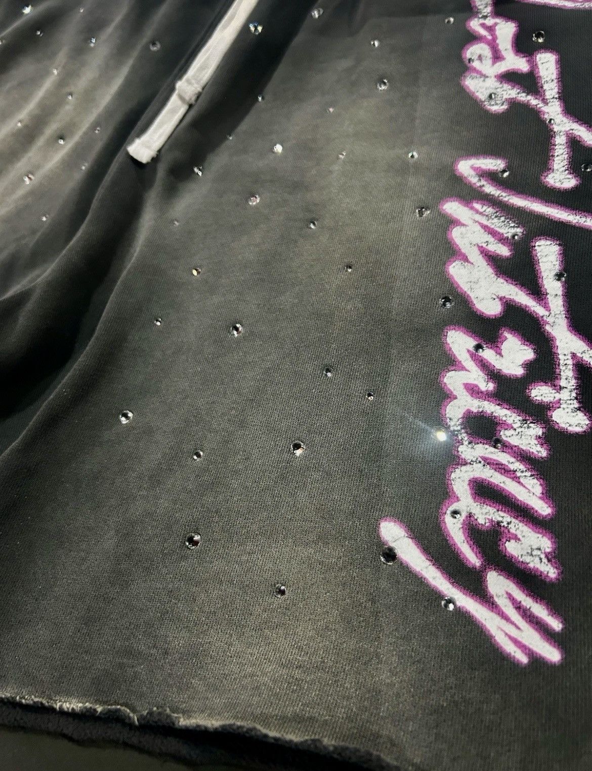 LOST INTRICACY LOST INTRICACY "Forbidden Love" Rhinestone Sweat Shorts sz L Size US 30 / EU 46 - 5 Thumbnail