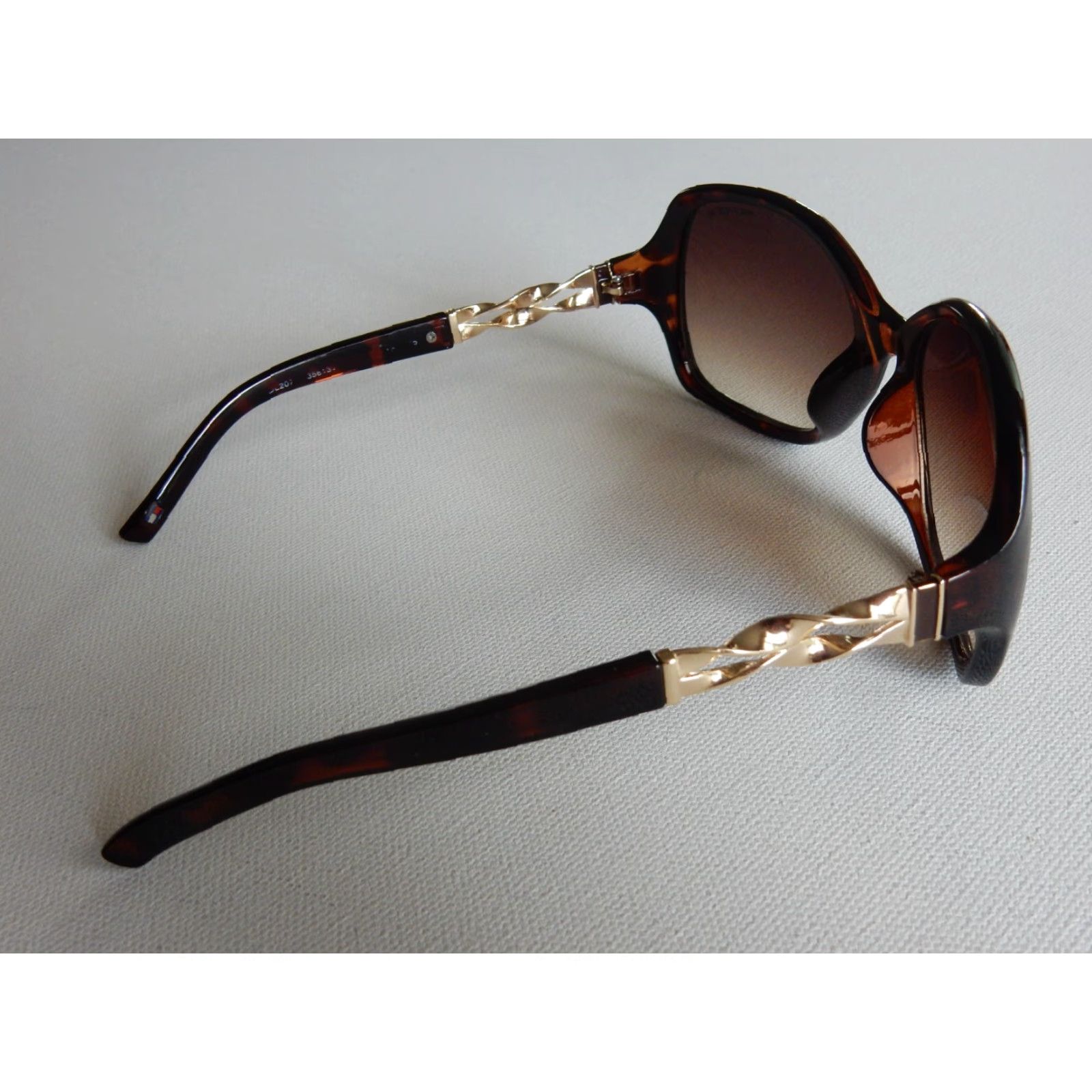 Tommy Hilfiger VINTAGE Tommy Hilfiger Sunglasses Women Brown Unisex Accessory Size ONE SIZE - 3 Thumbnail