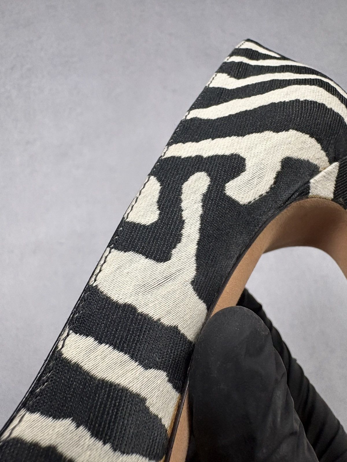 Dsquared2 Dsquared2 Zebra Print Pointed Toe Heels Pumps EU38 Archival Size US 8 / IT 38 - 17 Thumbnail