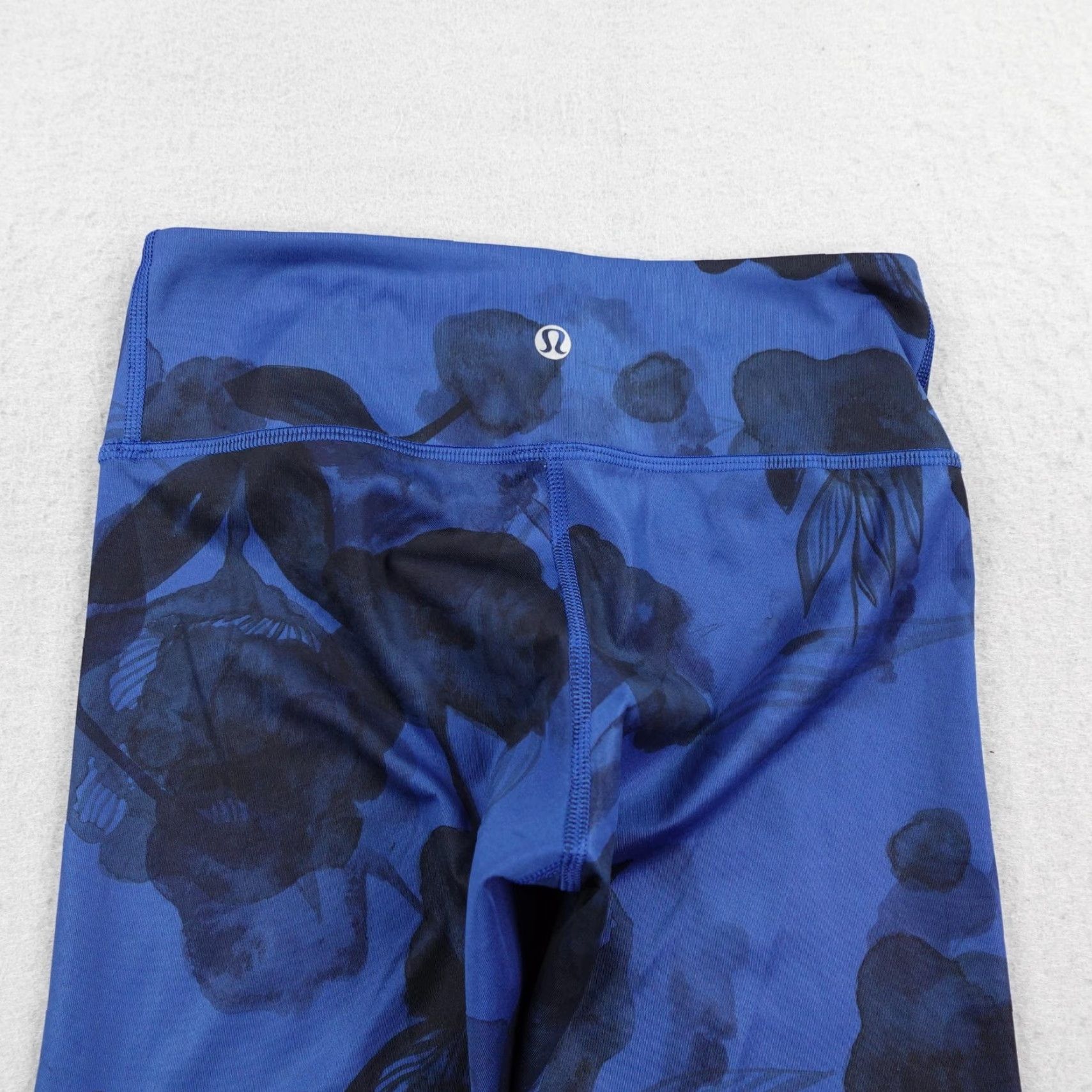Lululemon Lululemon Leggings Womens 2 Blue Jumbo Inky Floral Wunder Under Crop II Yoga Size 26" / US 2 / IT 38 - 5 Thumbnail